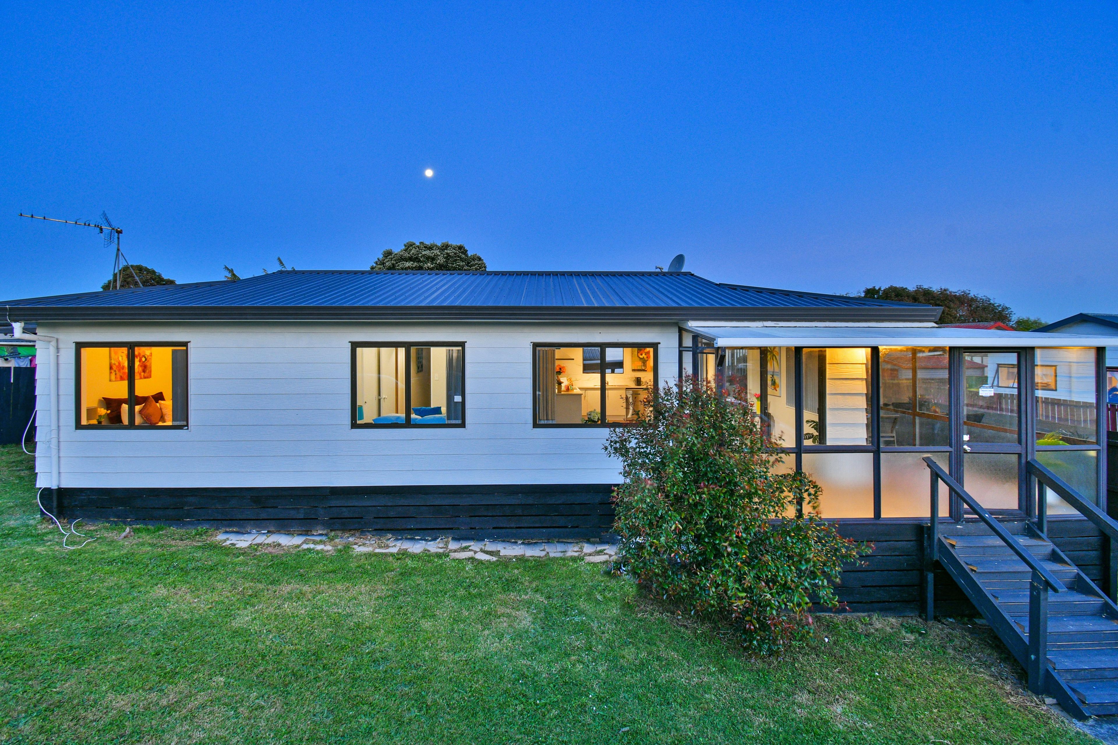 1/11 Barneys Farm Road, Clendon Park, Manukau City