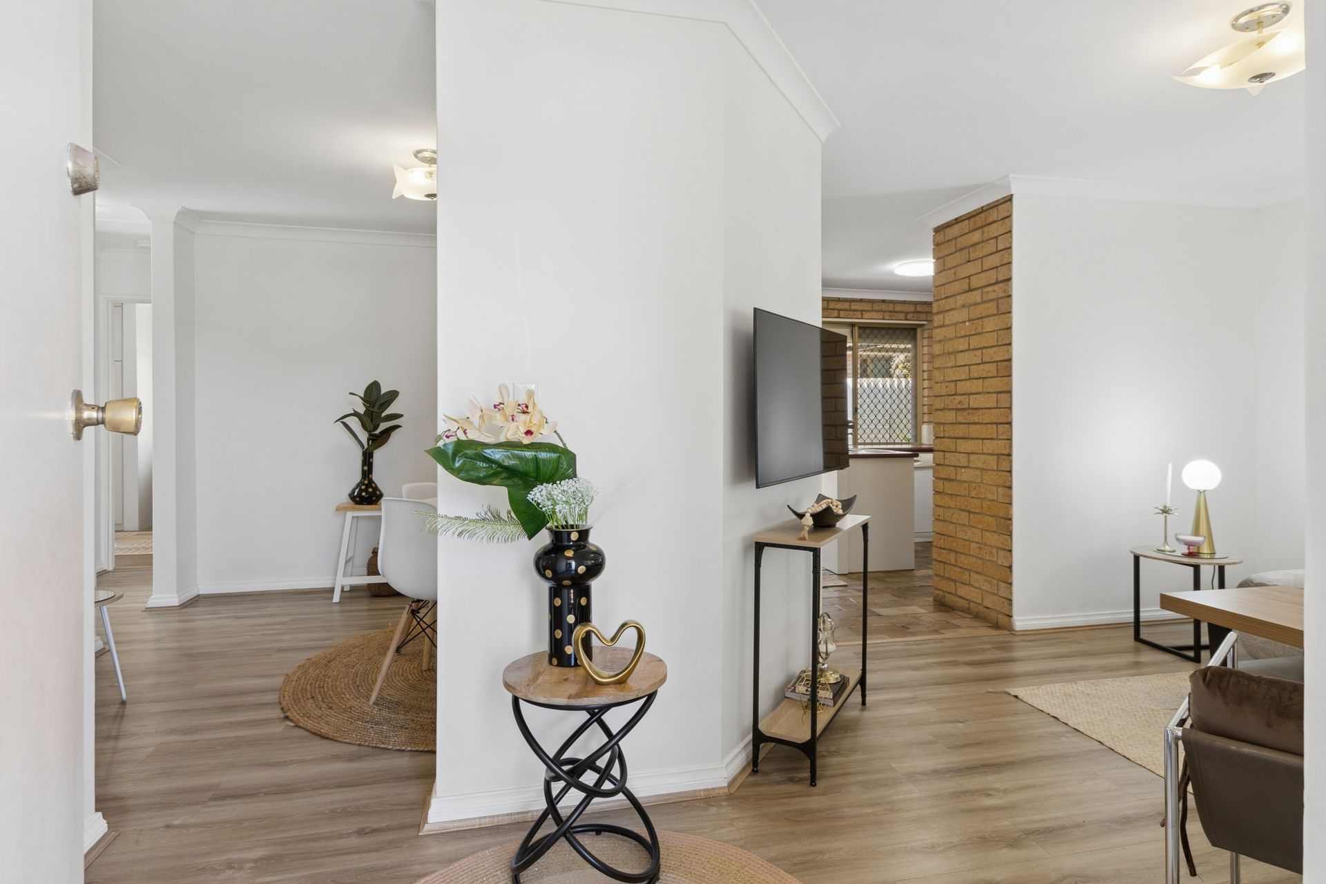 241 Belgravia Street — photo 5 of 30