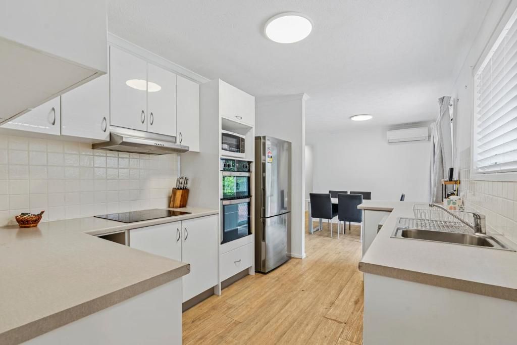151 Racecourse Drive — photo 4 of 14