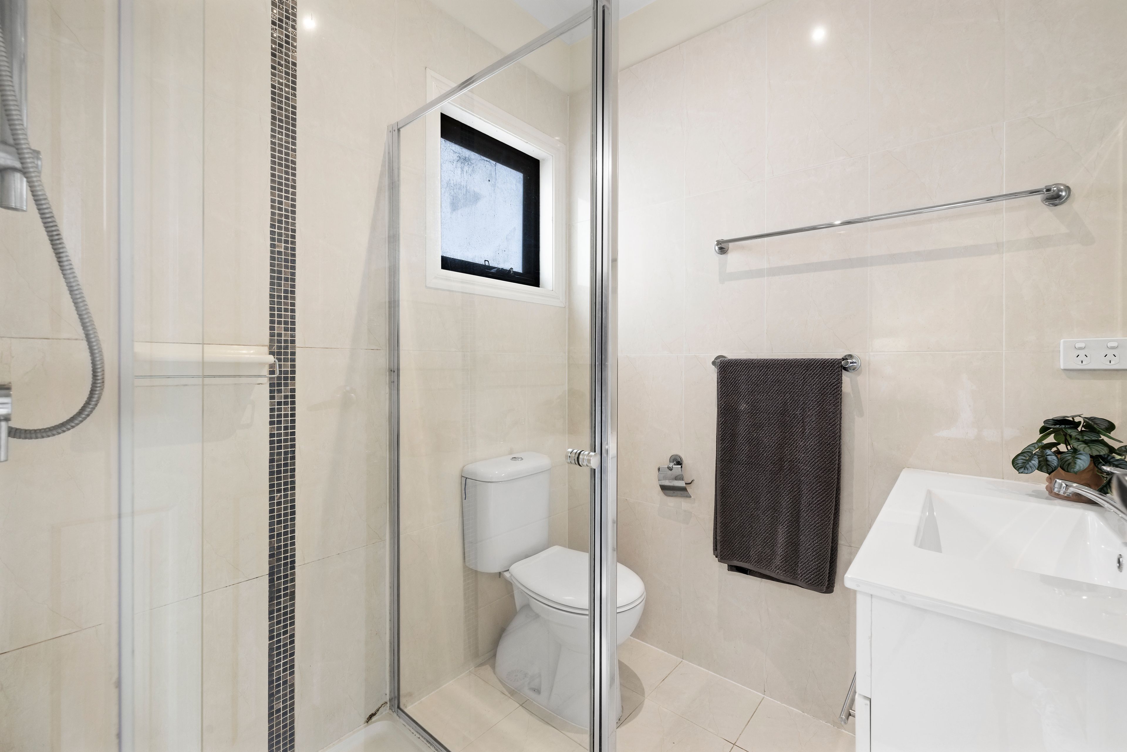 2/970 Heatherton Road — photo 7 of 13