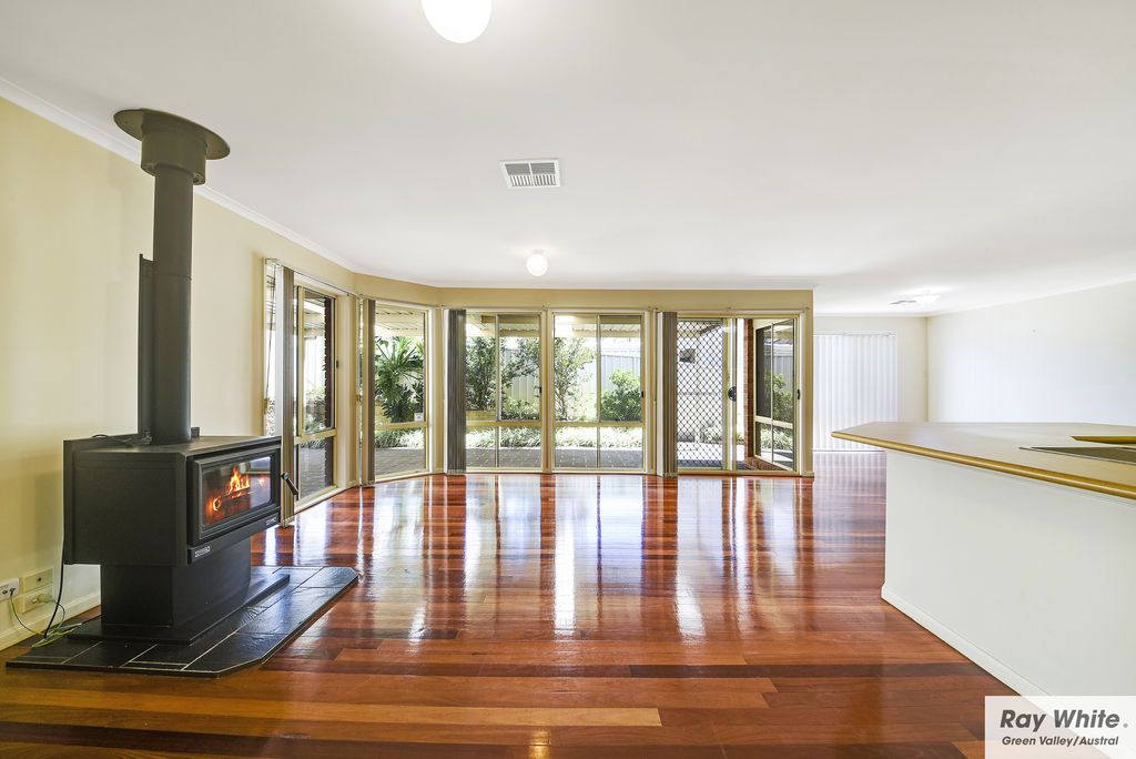 4 Winnaleah Street, West Hoxton, NSW 2171