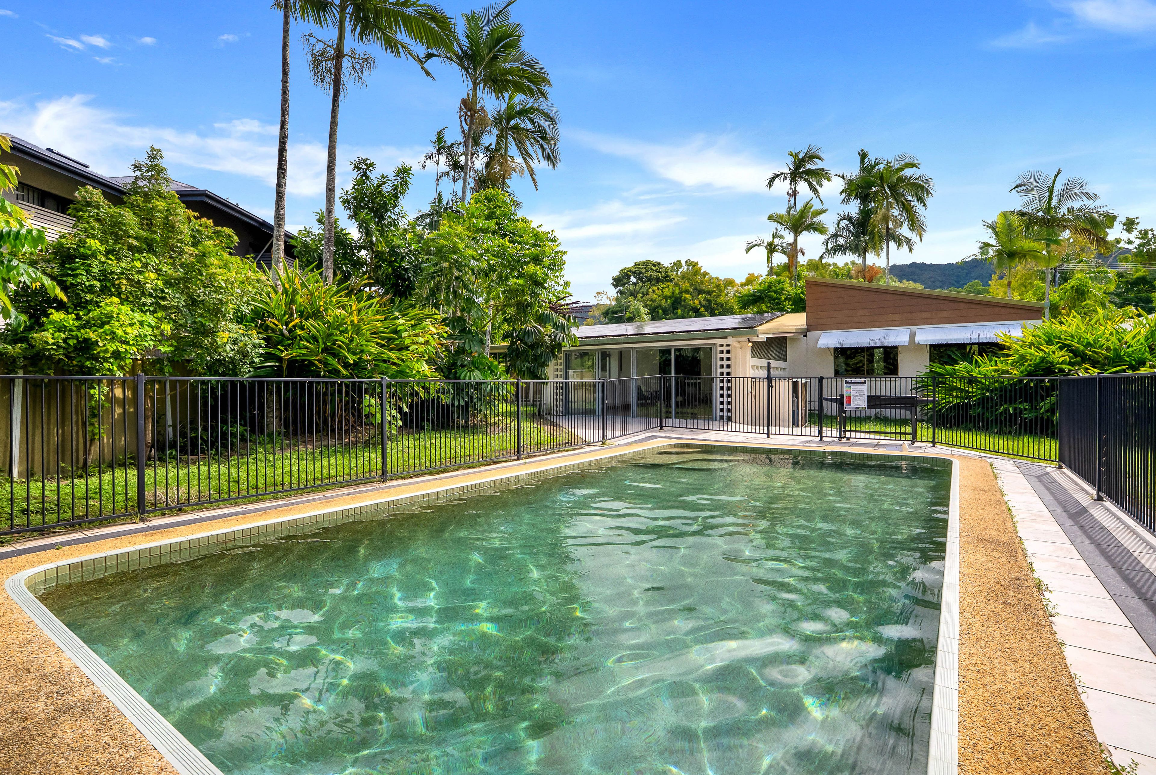 2 Michaelmas Close, Clifton Beach, QLD 4879