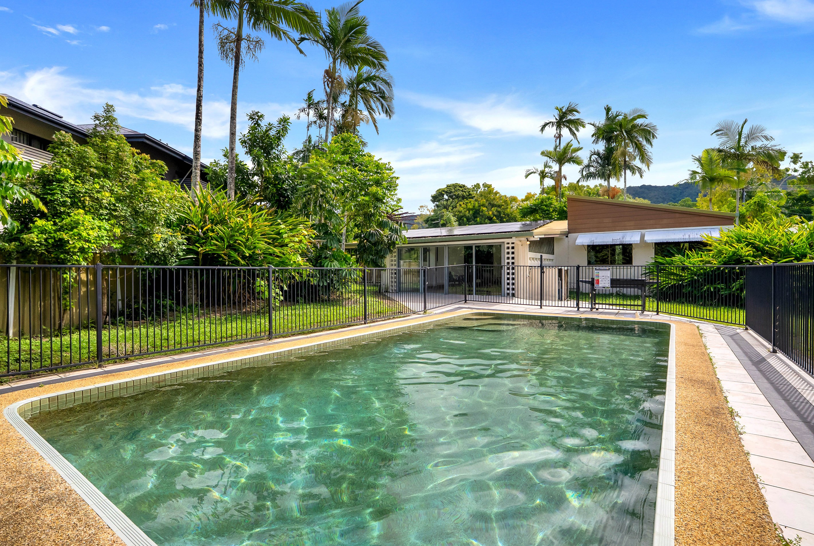 2 Michaelmas Close, Clifton Beach, QLD 4879