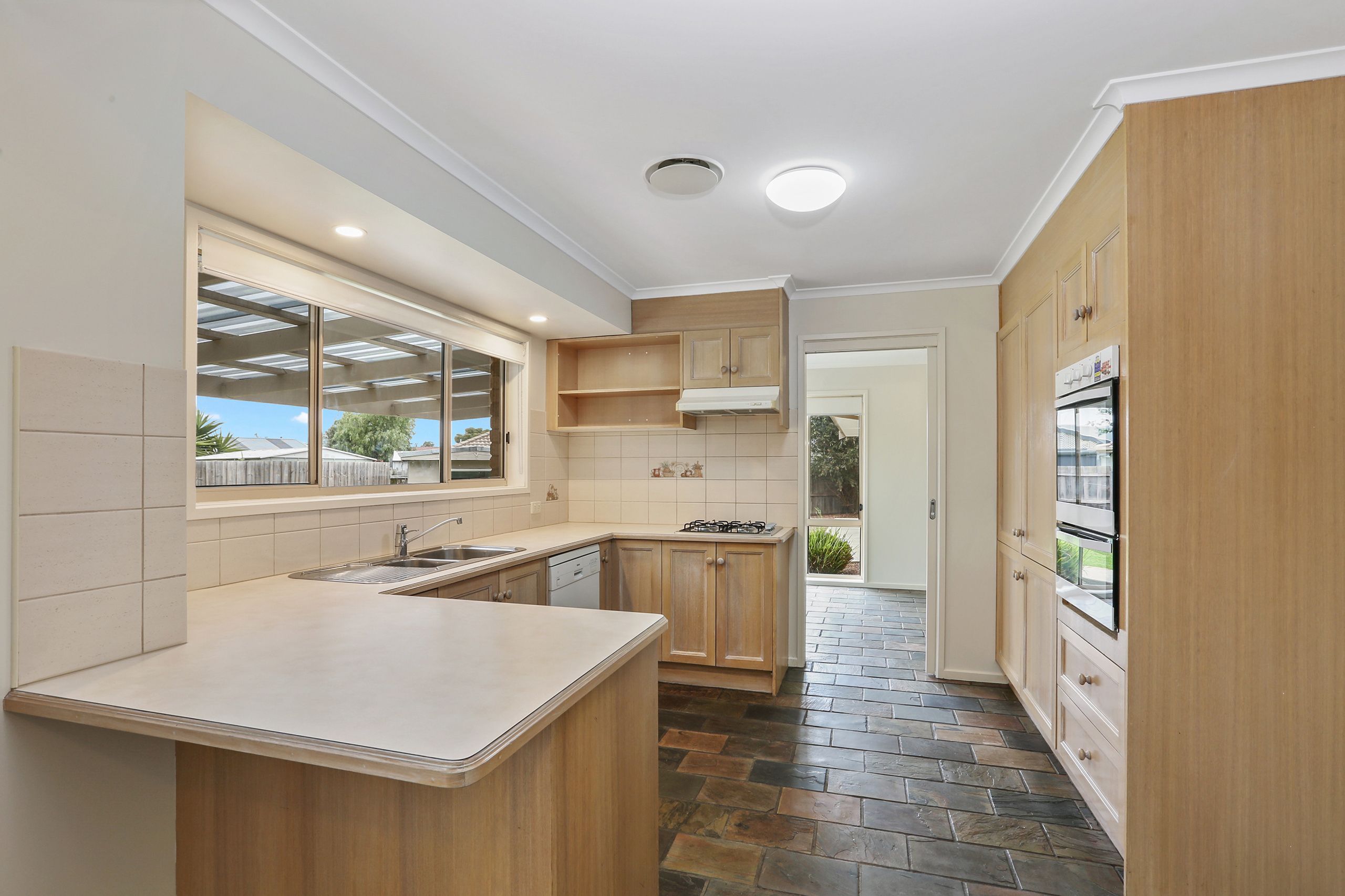 4 Gindalbie Court, Lara, VIC 3212
