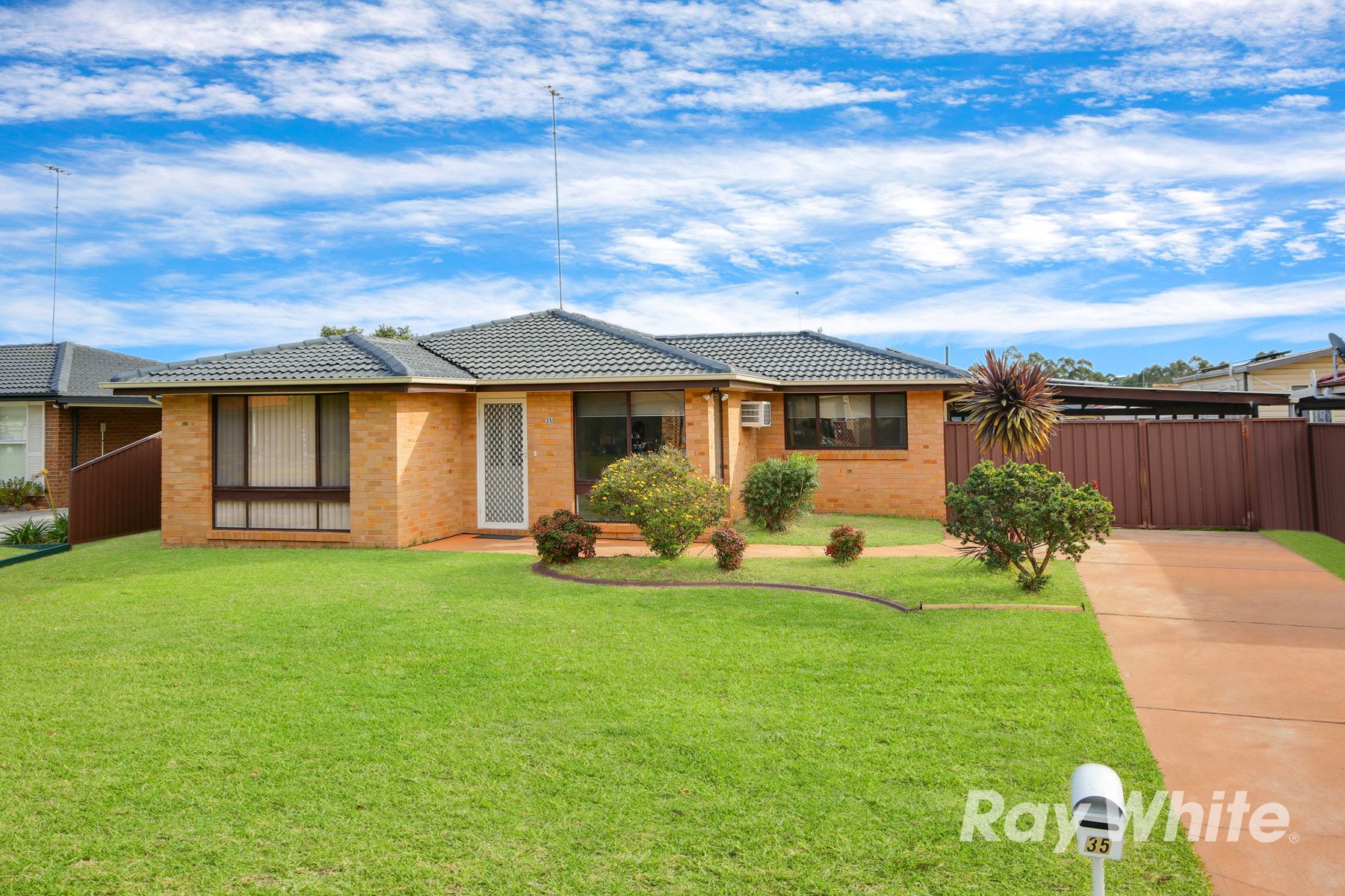 35 Olympus Drive, St Clair NSW 2759