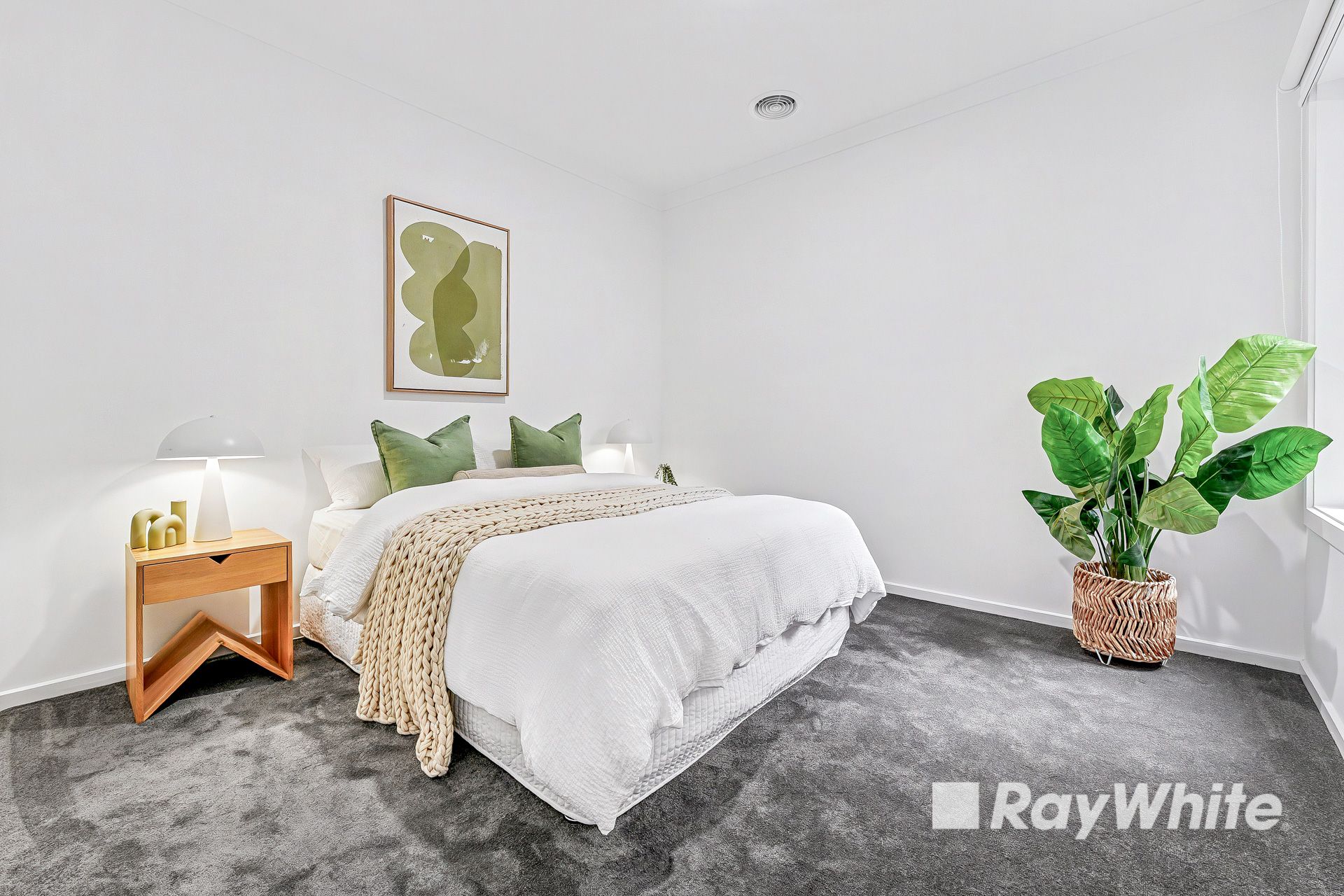 16 Everitt Street — photo 9 of 13