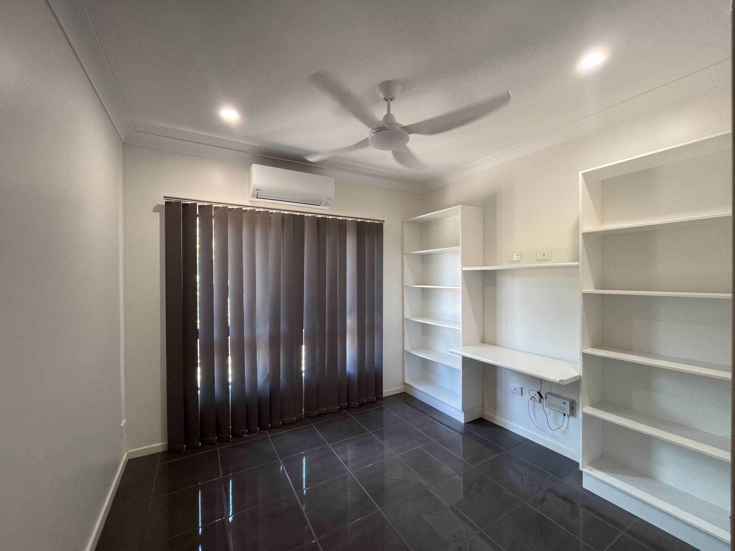 18 Russell Road West — photo 7 of 17