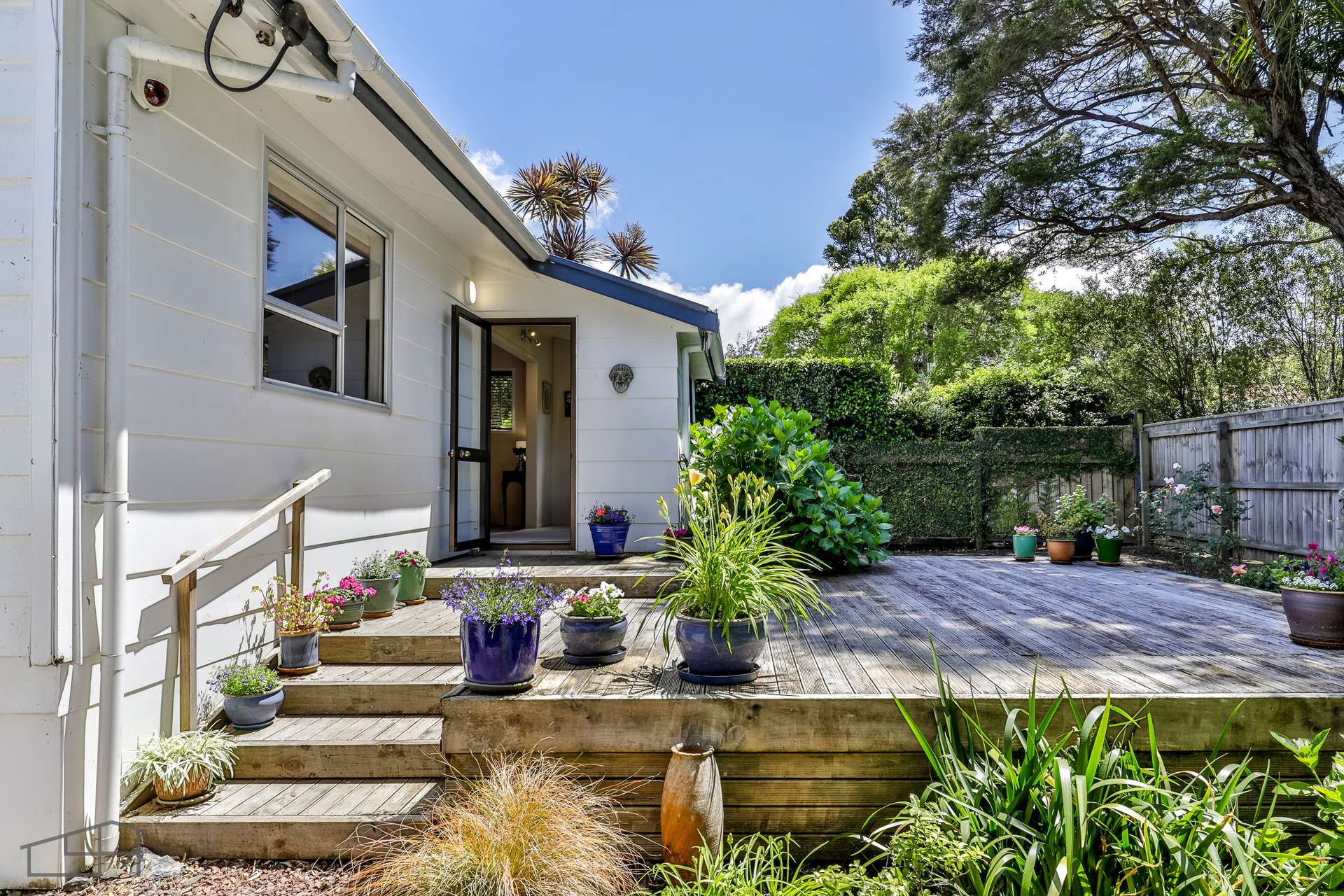 561 South Titirangi Road photo 2