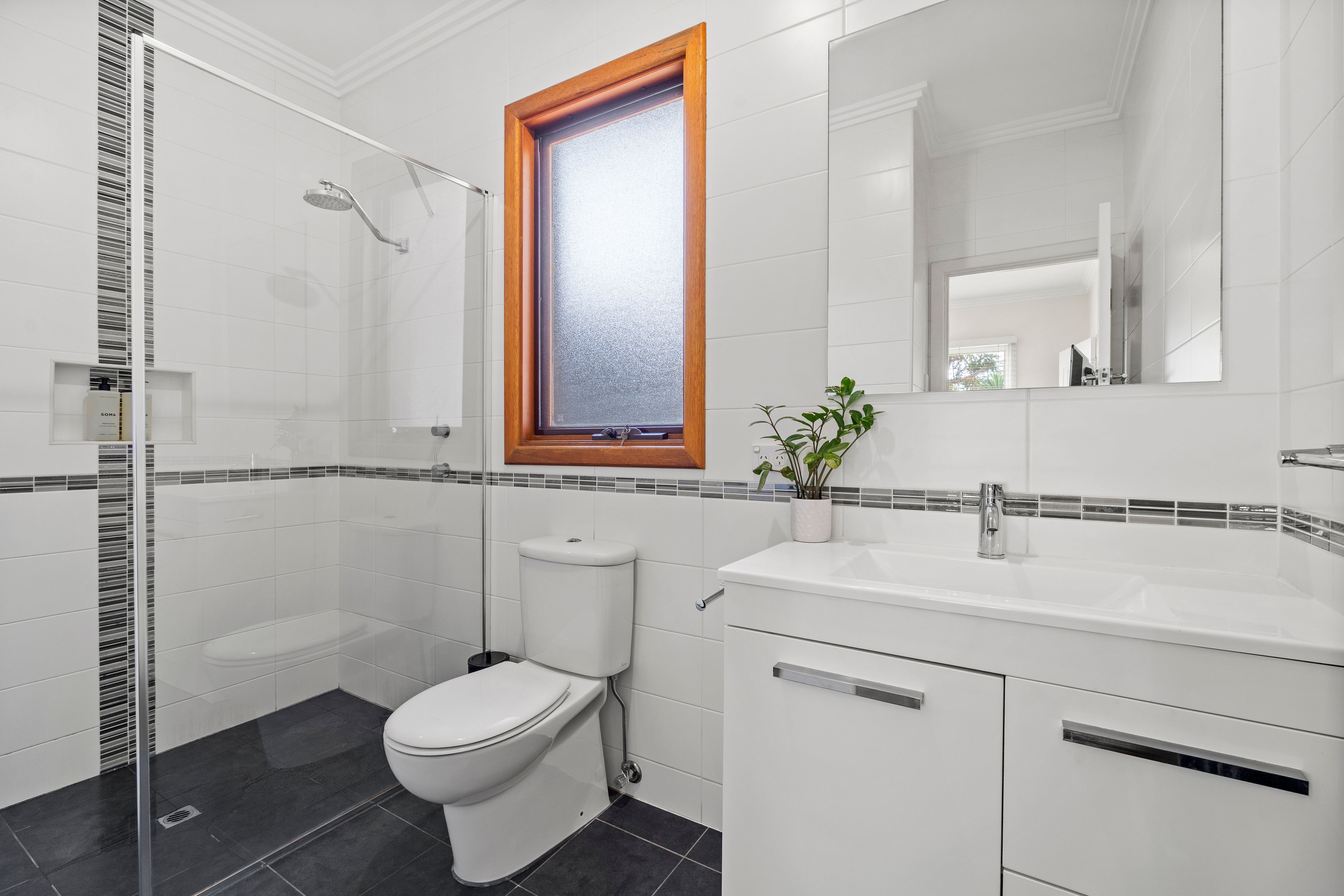 4 Edwards Avenue — photo 19 of 29