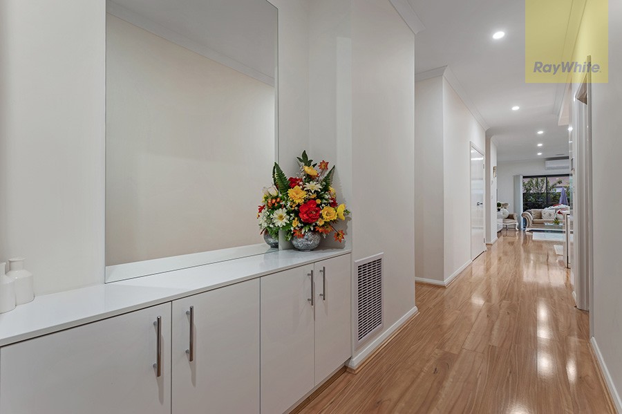 8 Woodgrove Street, Craigieburn, VIC 3064