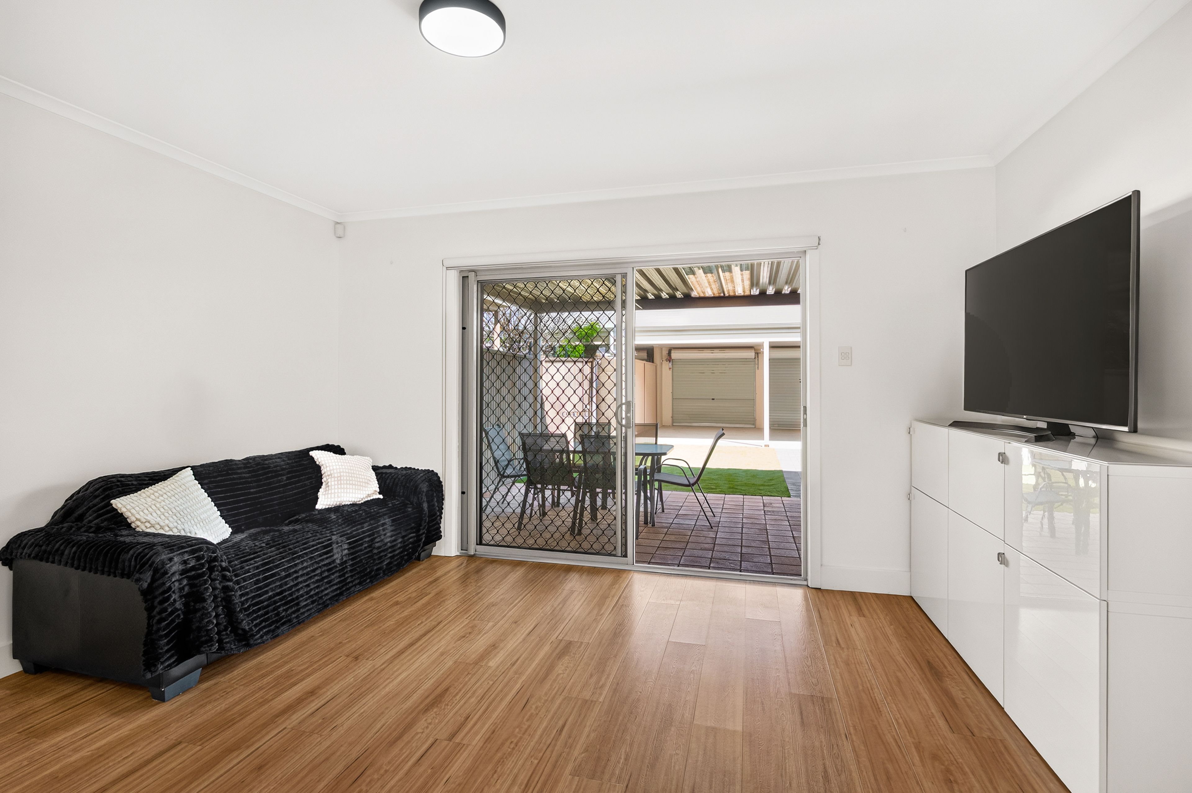 16 Telfer Street — photo 8 of 17