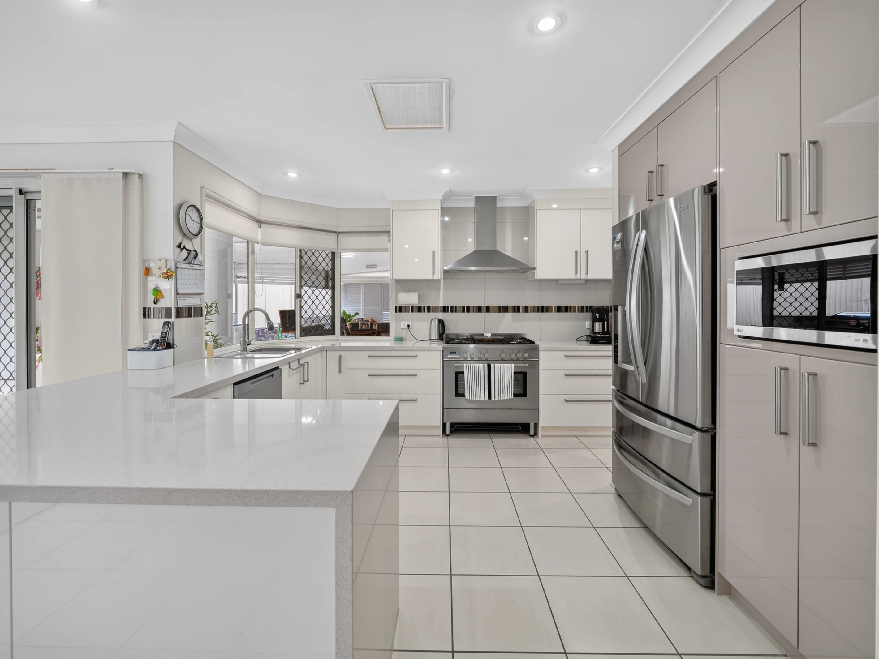 5 Arlington Drive, Arana Hills, QLD 4054