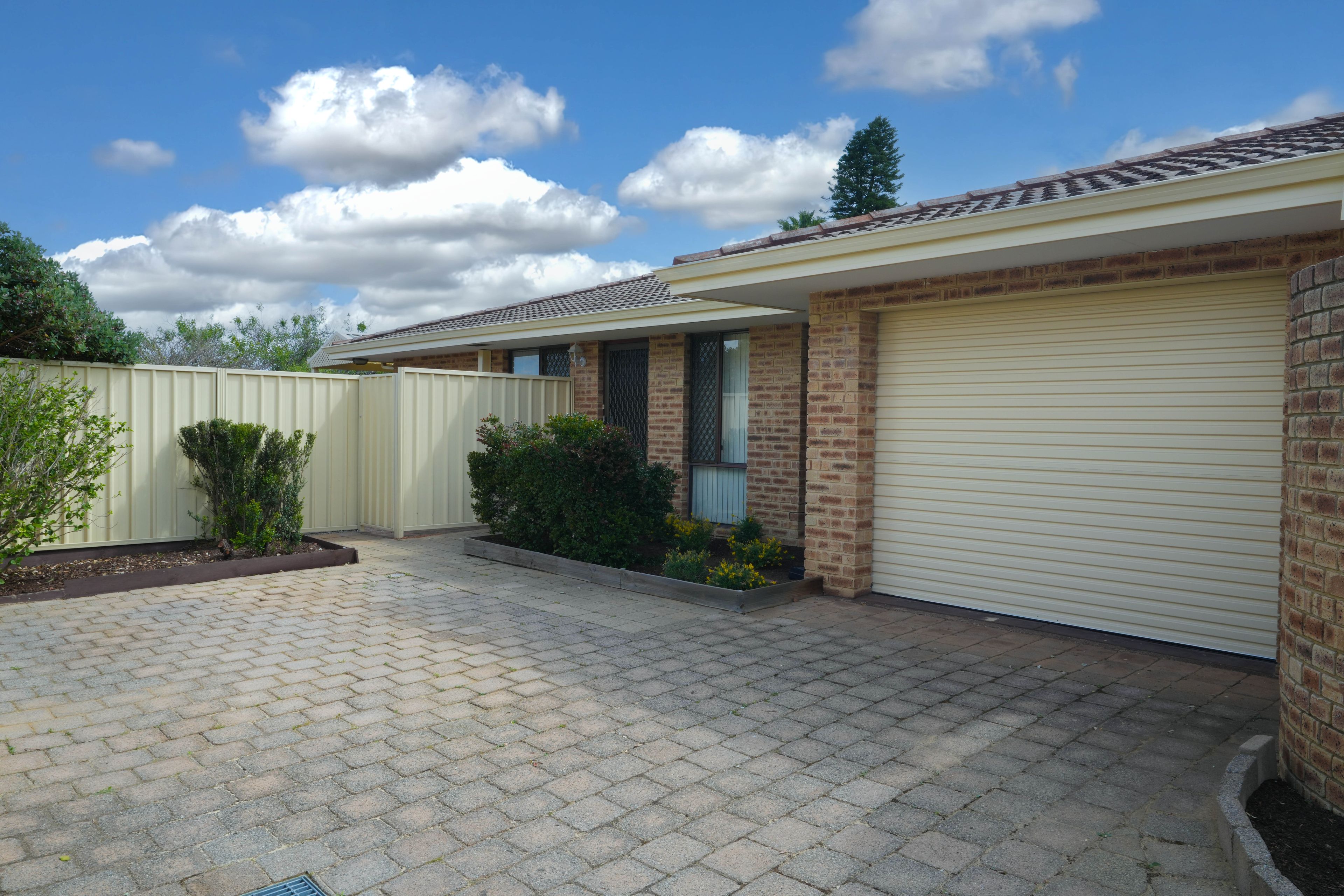 6/12 Brian Avenue, Yokine, WA 6060