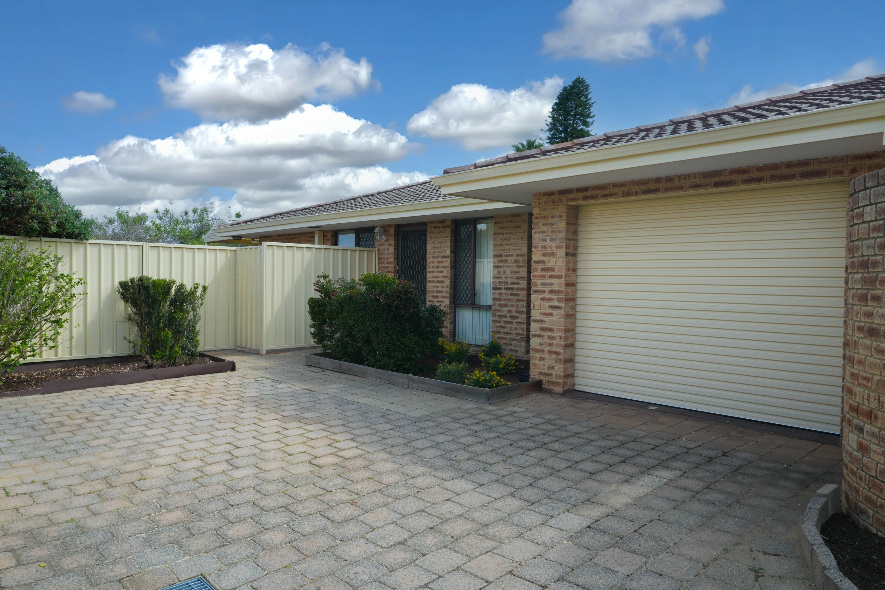6/12 Brian Avenue, Yokine, WA 6060