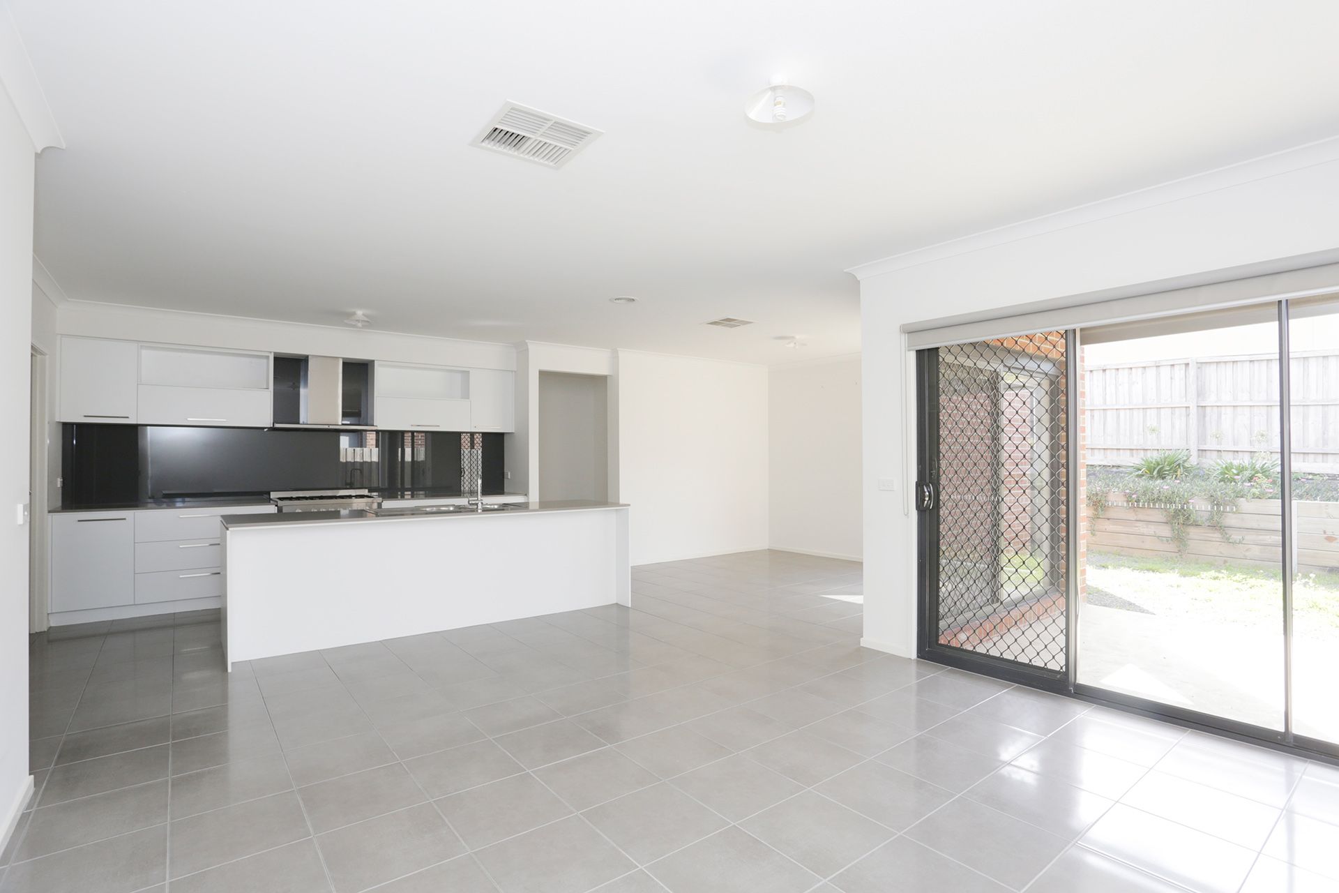 8 Witchazel Drive, South Morang, VIC 3752