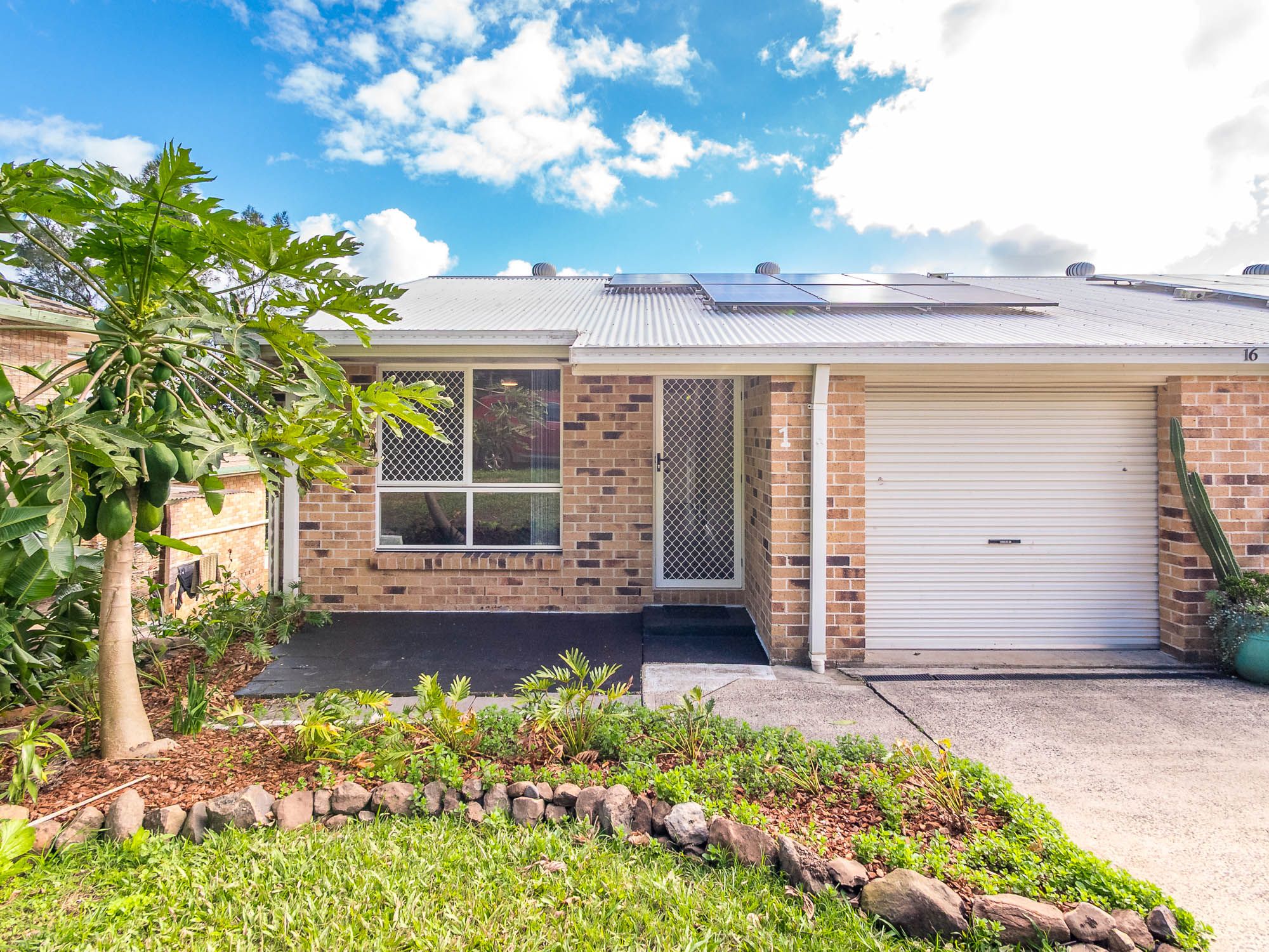 1/16 Pendara Crescent — photo 2 of 24