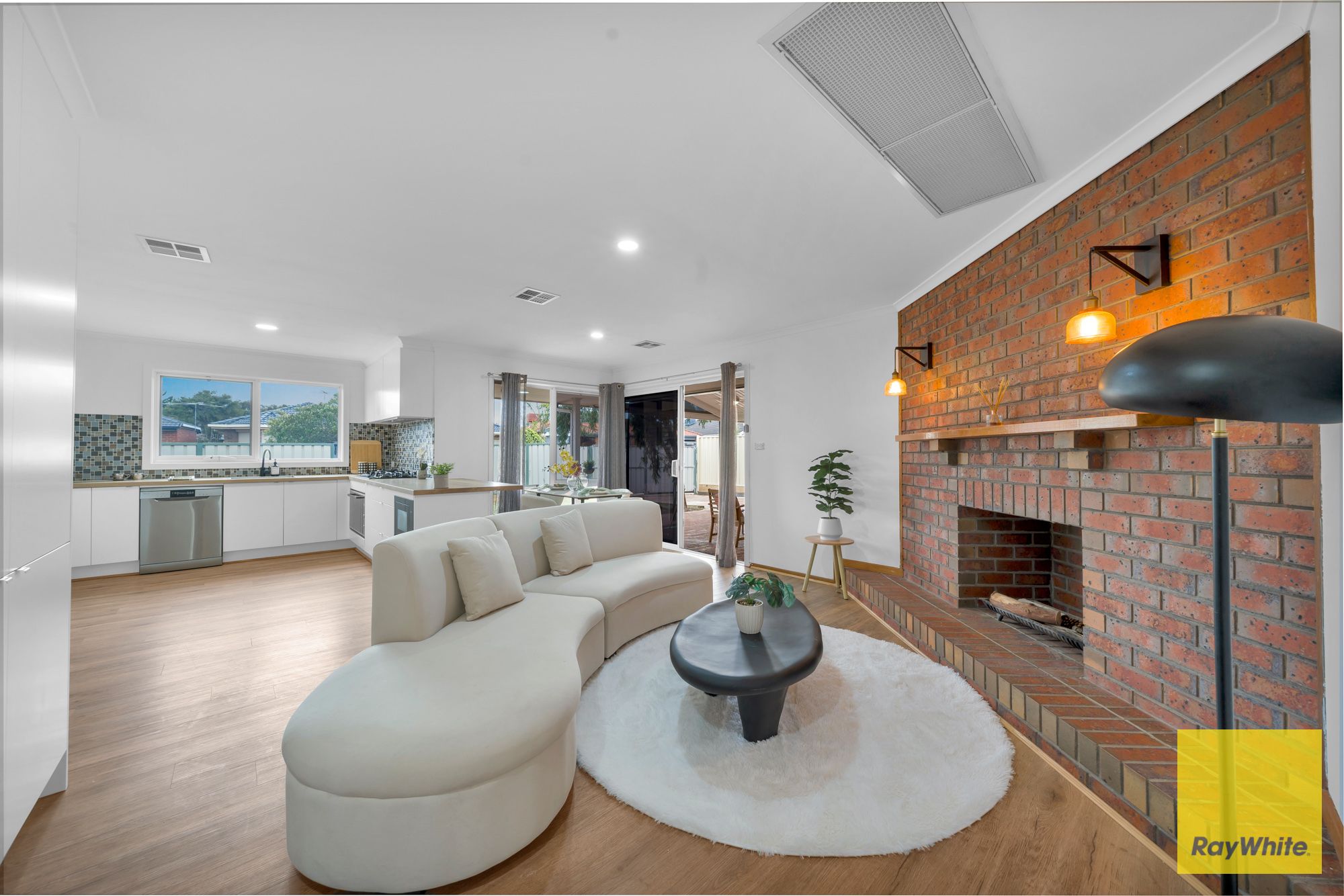 10 Ashton Crescent — photo 12 of 30