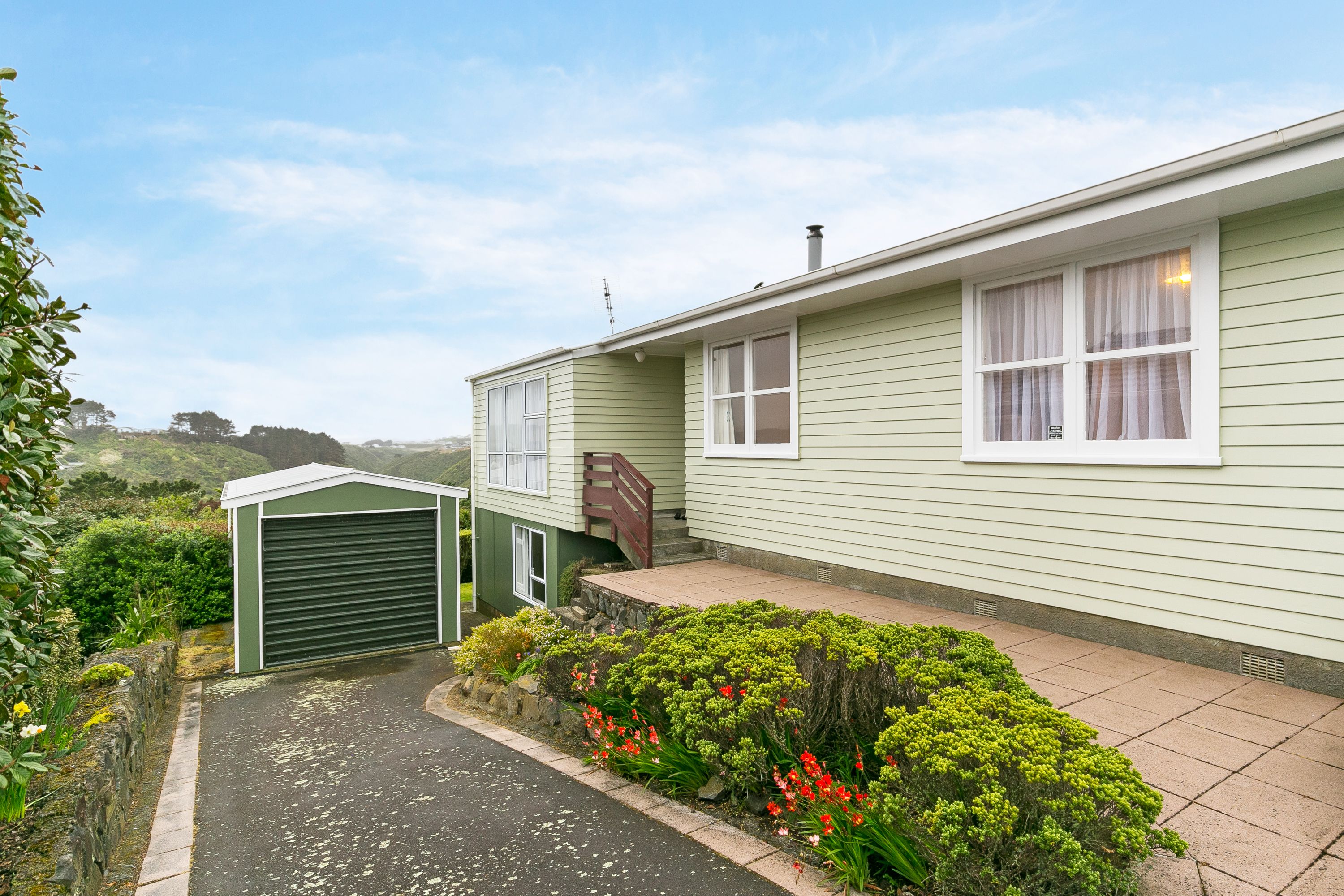 15 Beverley Grove, Paparangi, Wellington City