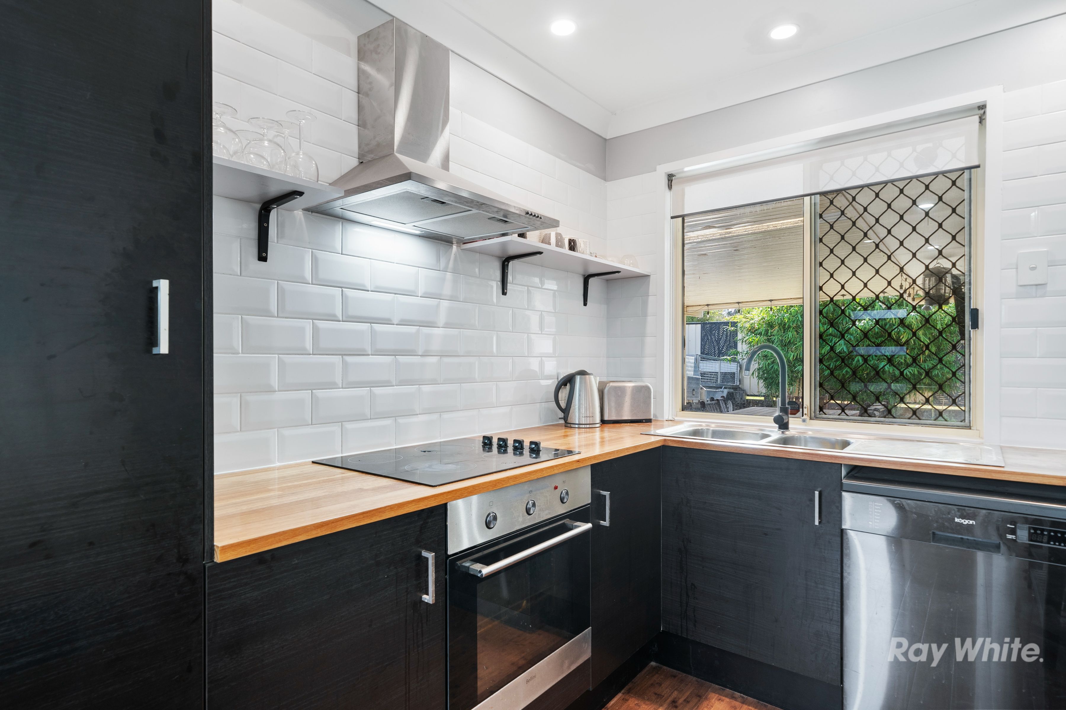 36 Highbury Drive, Crestmead, QLD 4132