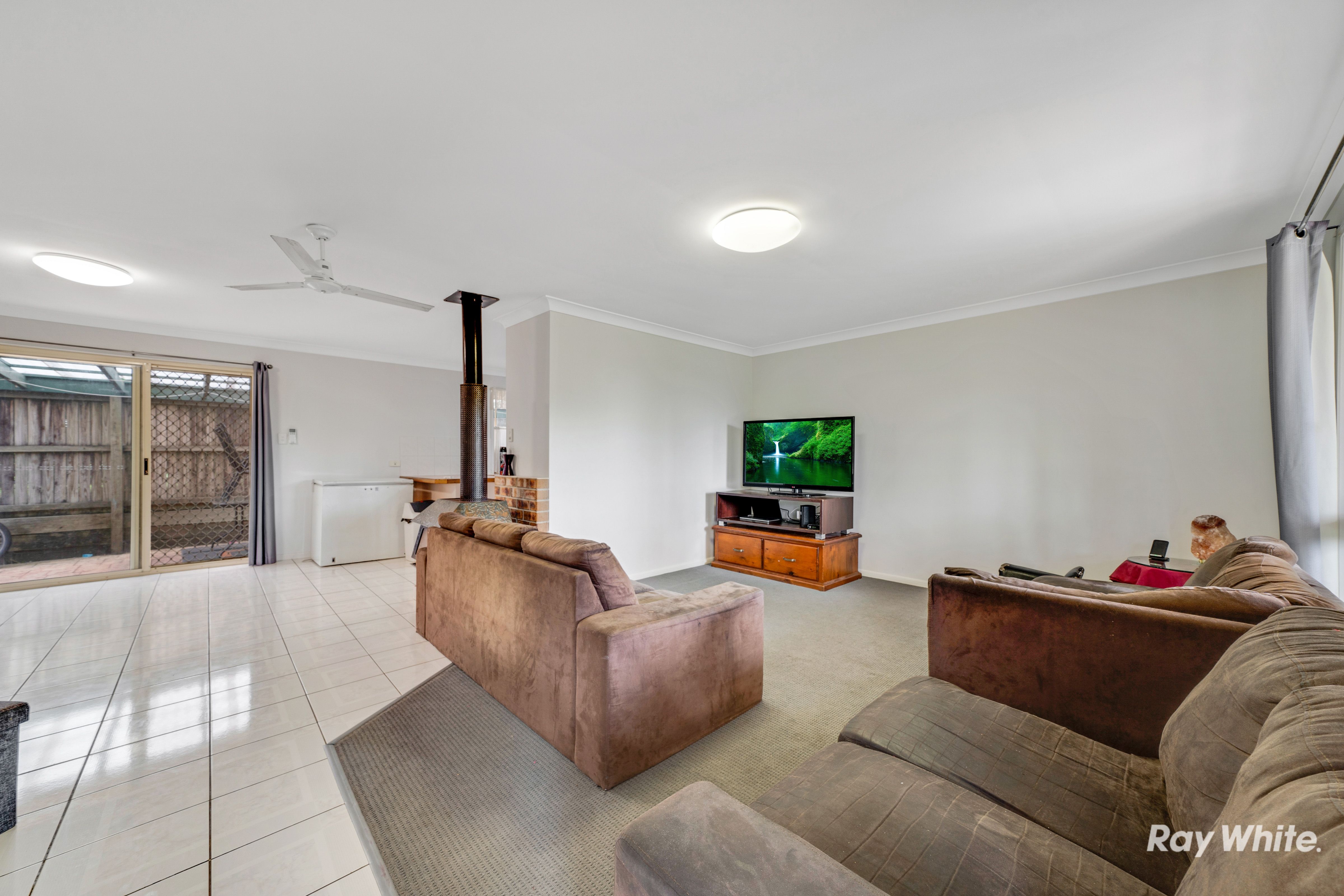 15 Greygum Court, Regents Park, QLD 4118