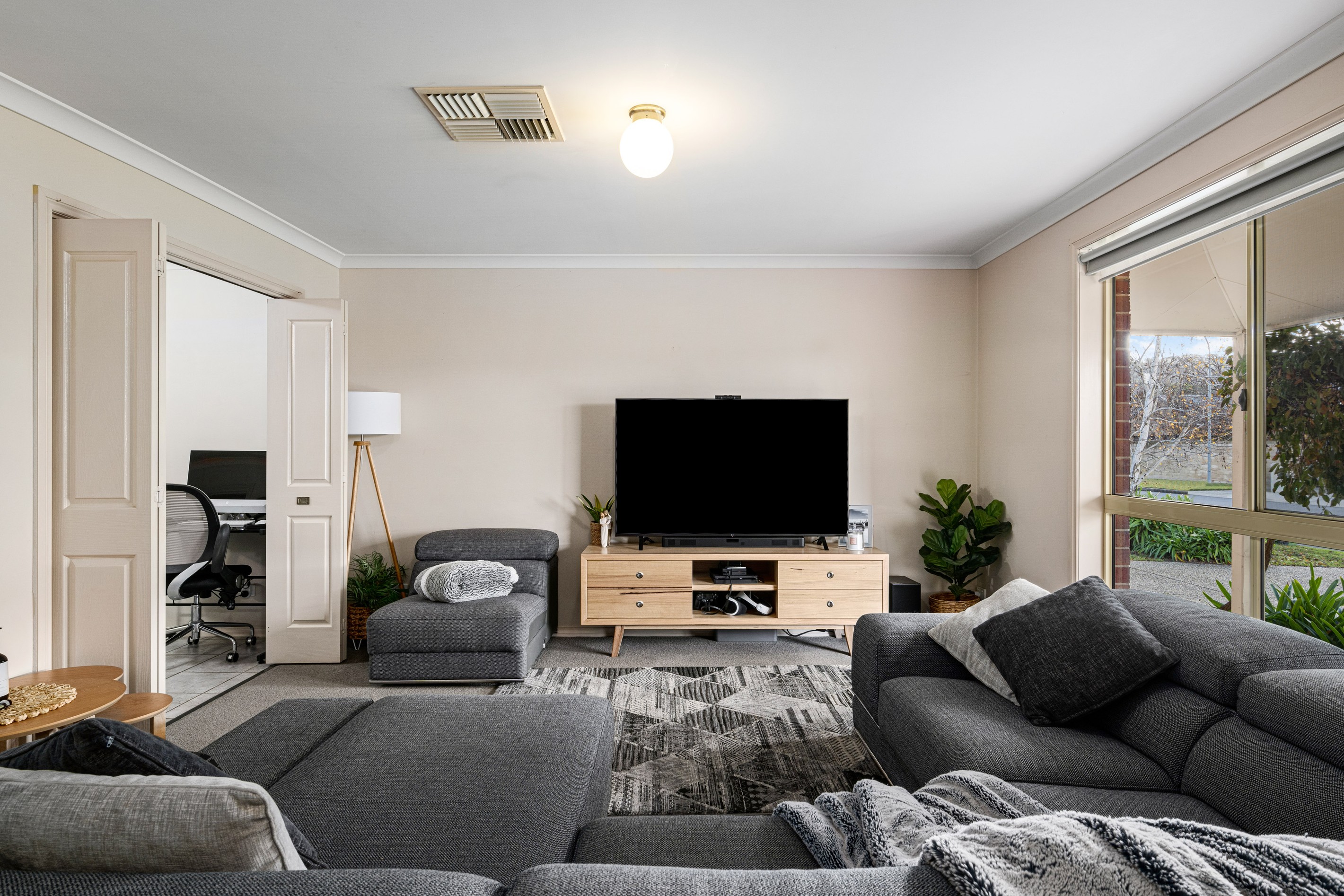 527 Ashford Street, Lavington, NSW 2641
