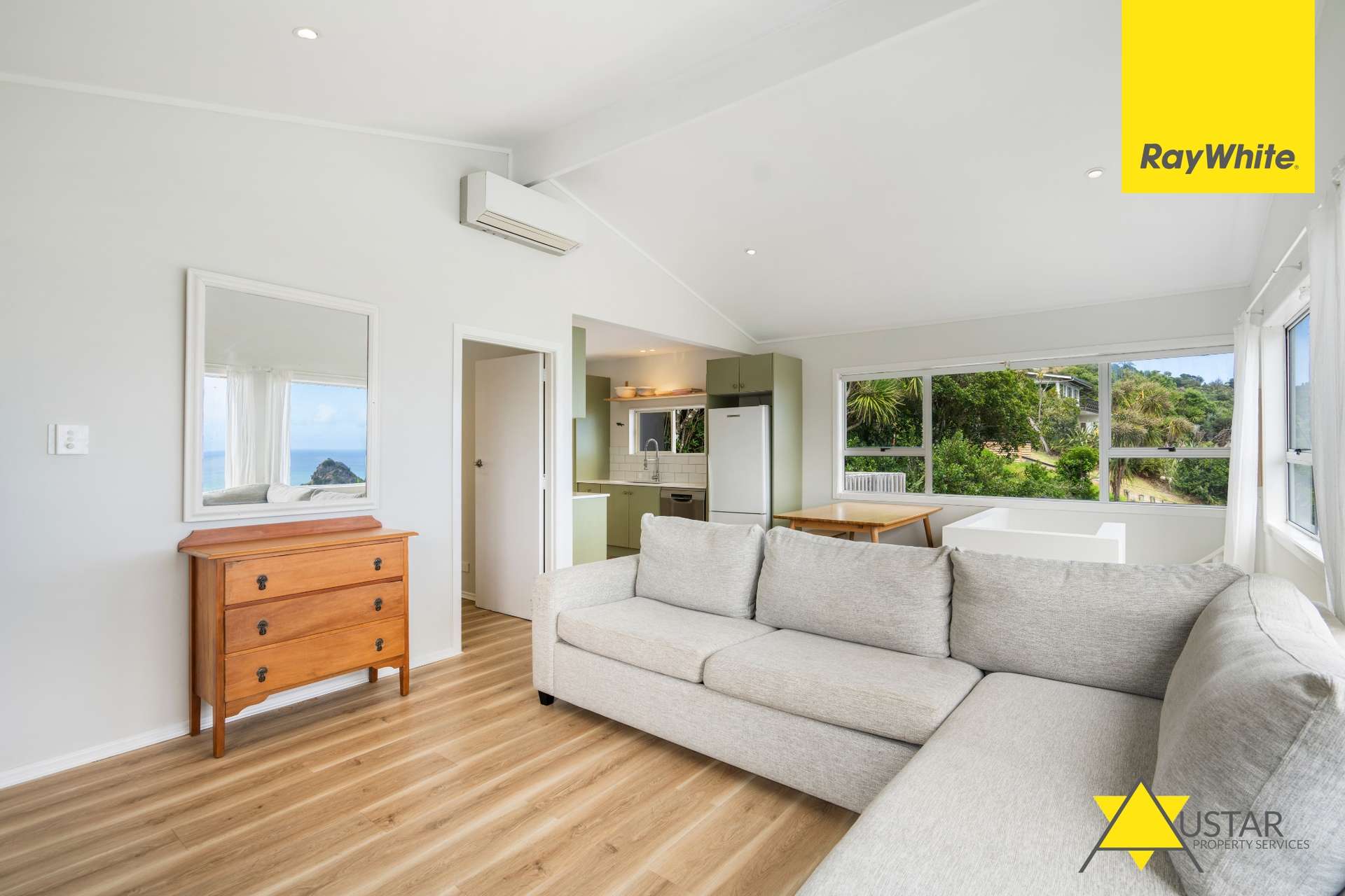 16 Piha Road photo 5