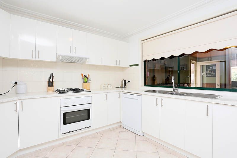 8 Loretta Close, Lara, VIC 3212