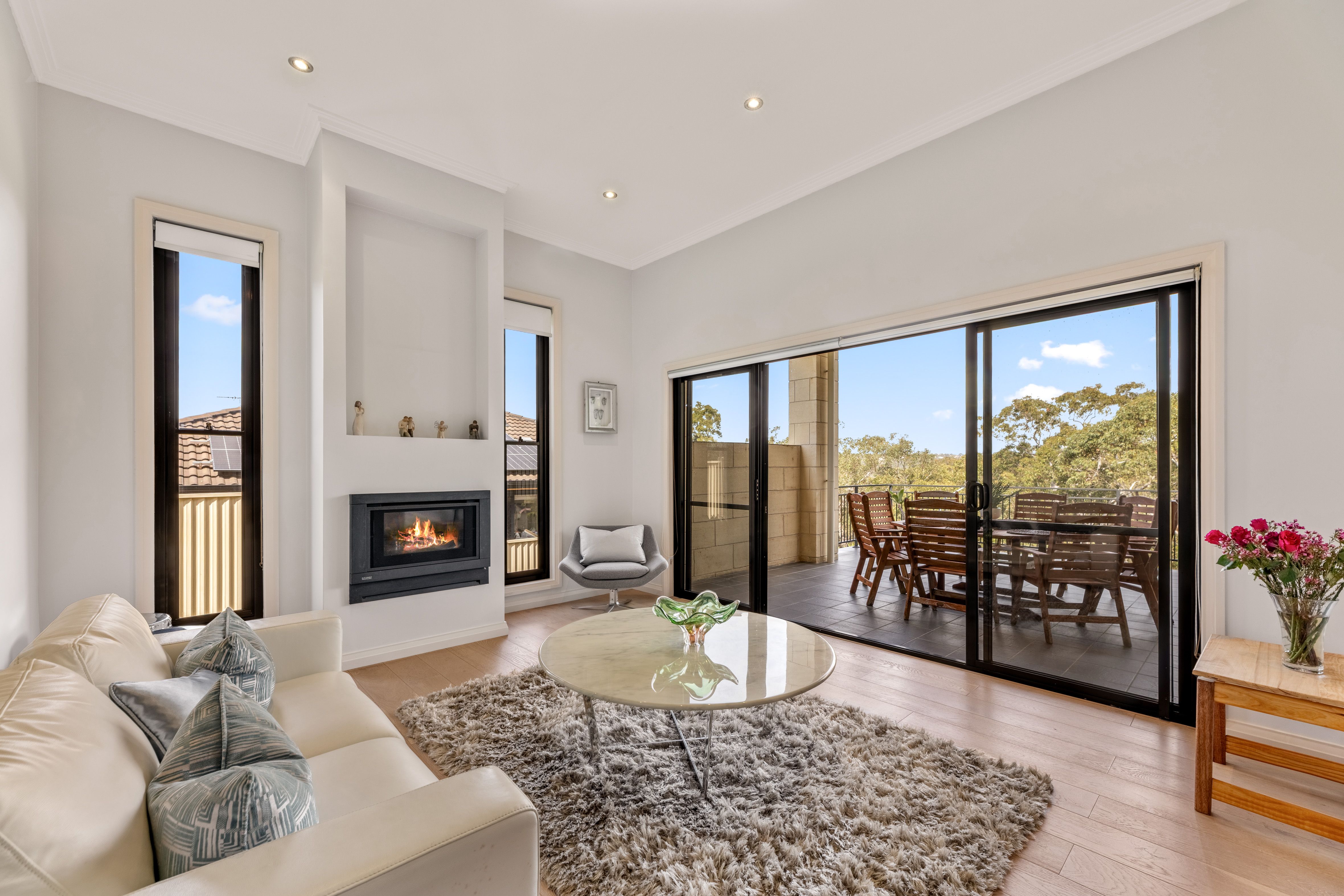 6 Busby Close — photo 3 of 10