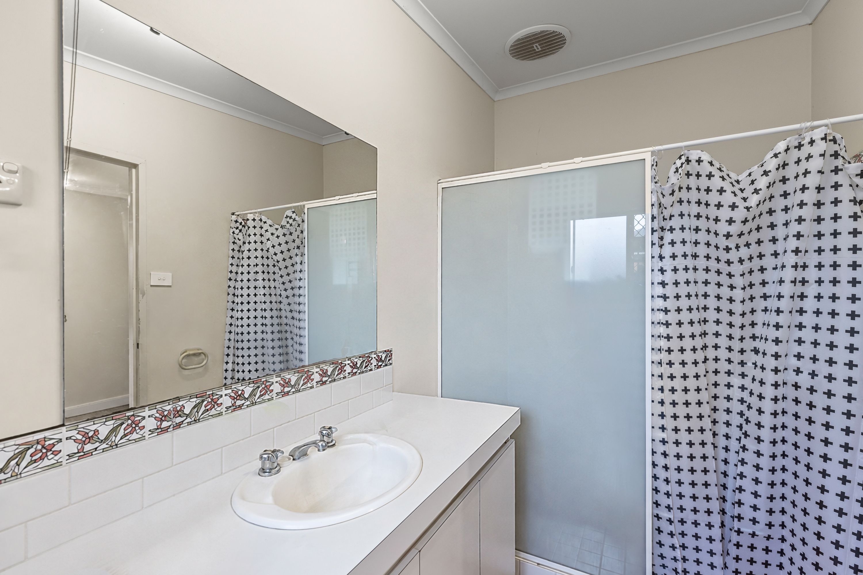 34 De Marchi Road — photo 10 of 19