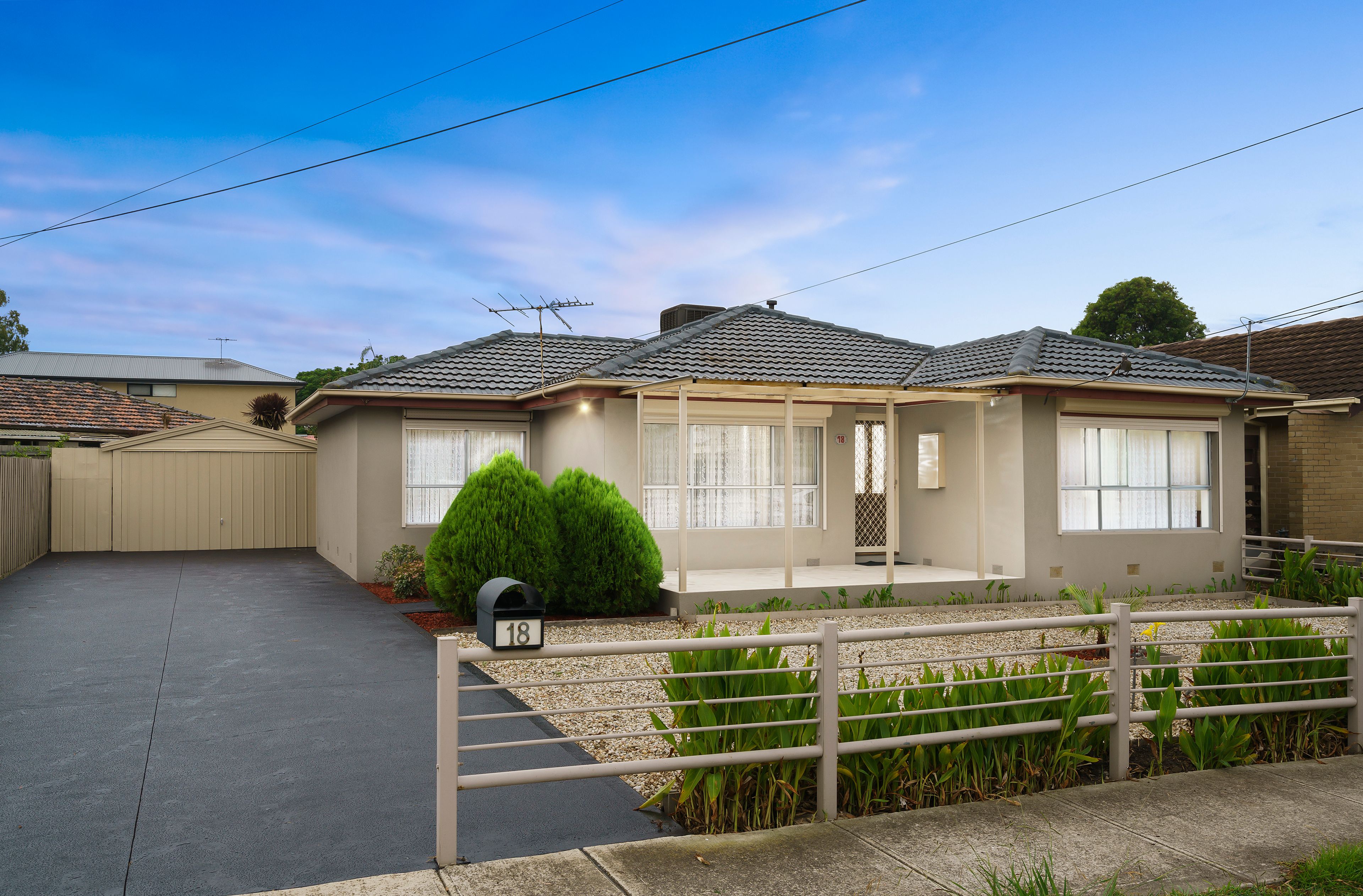 18 Larisa Road, St Albans VIC 3021