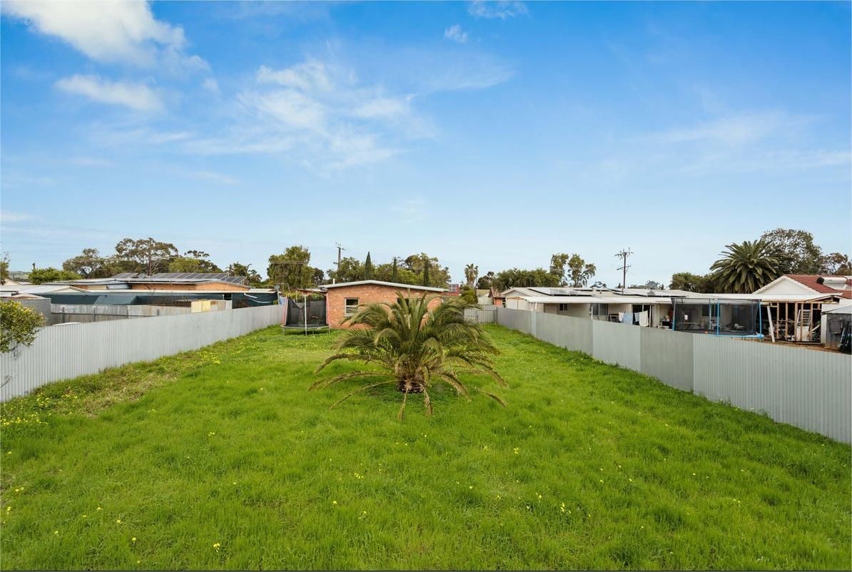 10 Searle Road — photo 12 of 14