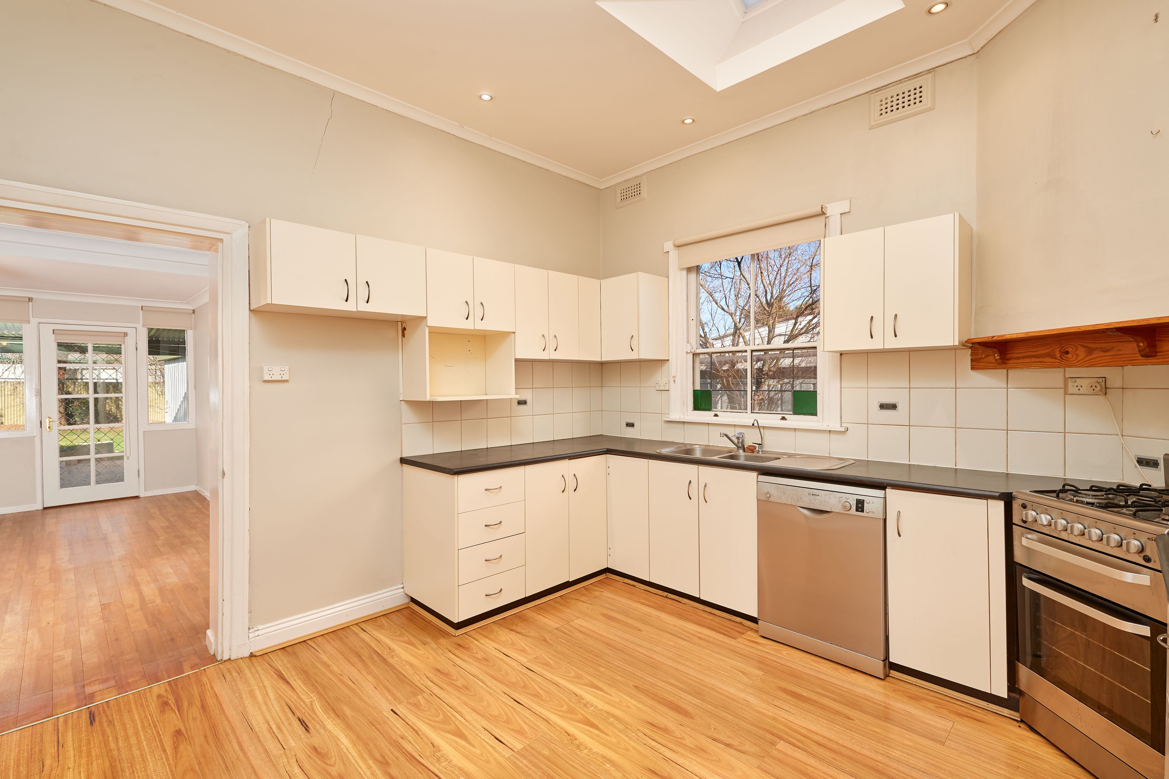 44 Meurant Avenue, Wagga Wagga, NSW 2650
