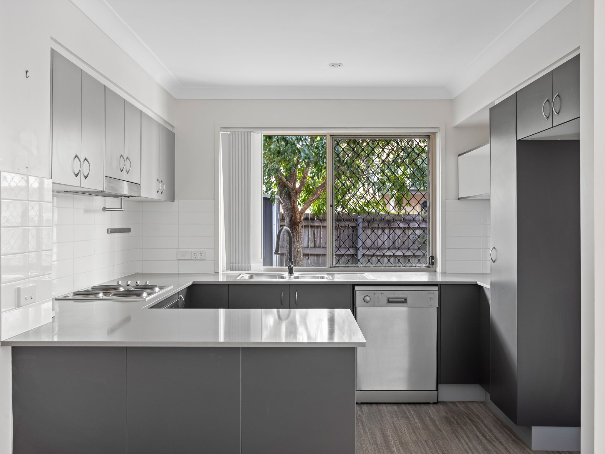 11/2 Weir Drive — photo 4 of 10