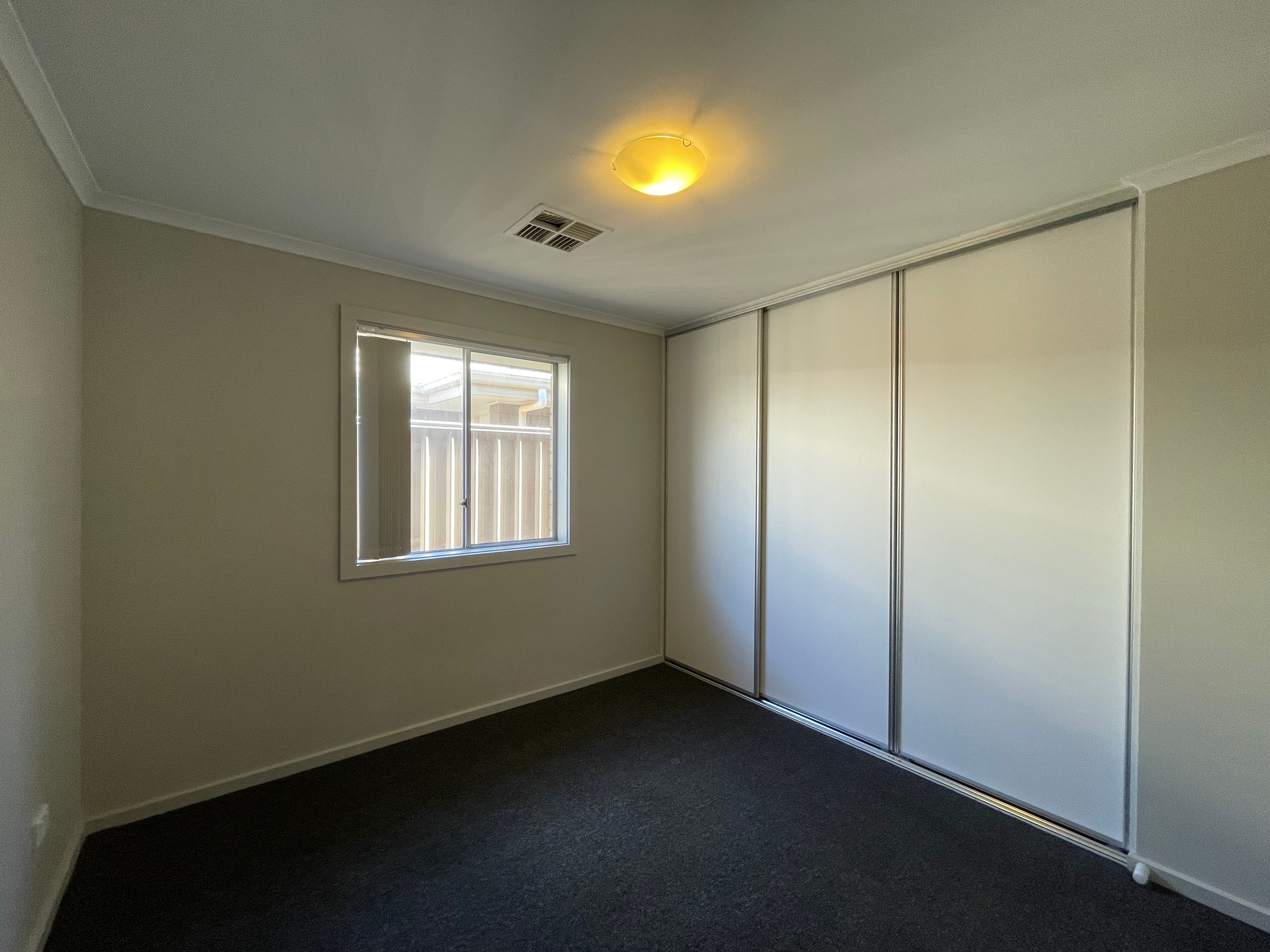 13 McInnes Avenue — photo 8 of 12
