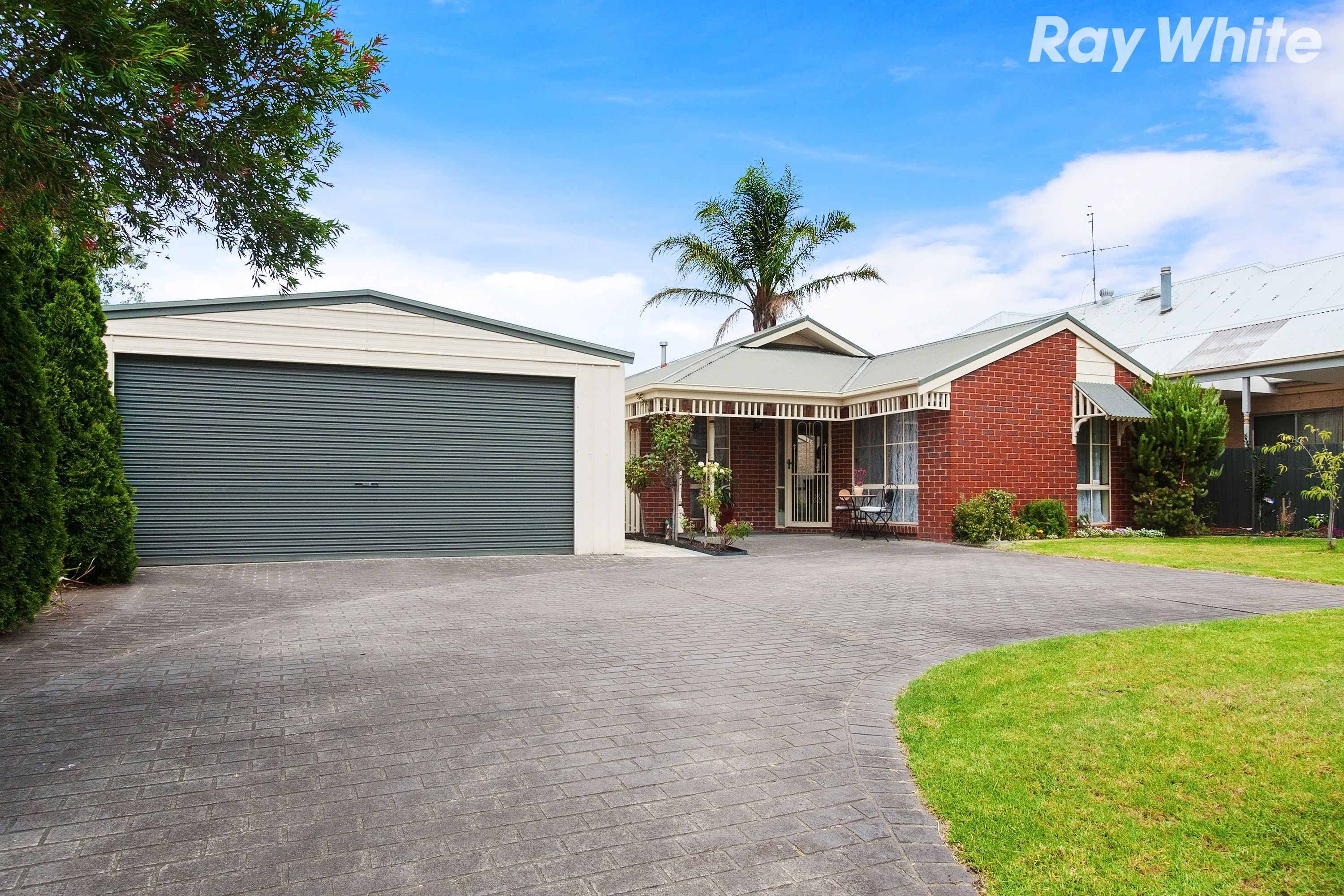 28 Thomas Place, Pakenham, VIC 3810
