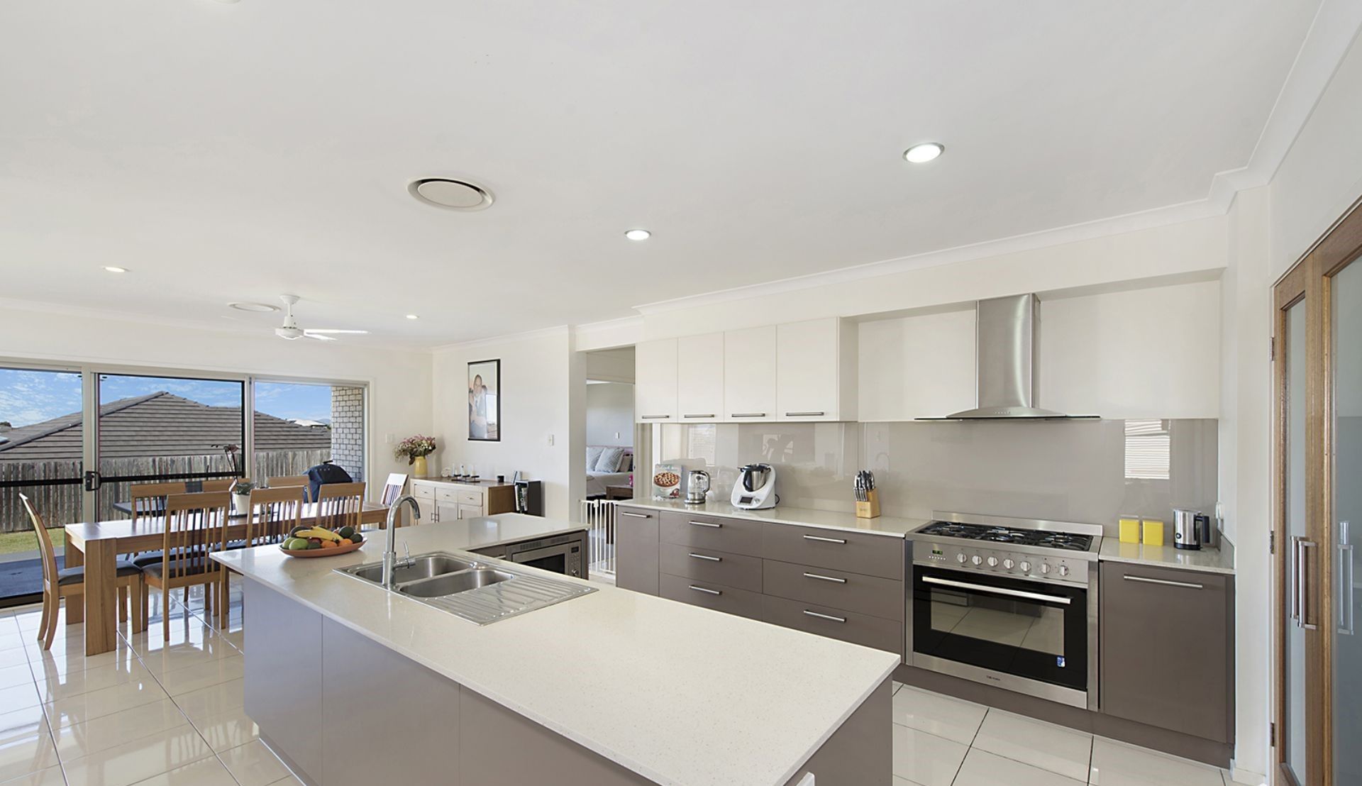 19 Chrysler Parade, North Lakes, QLD 4509