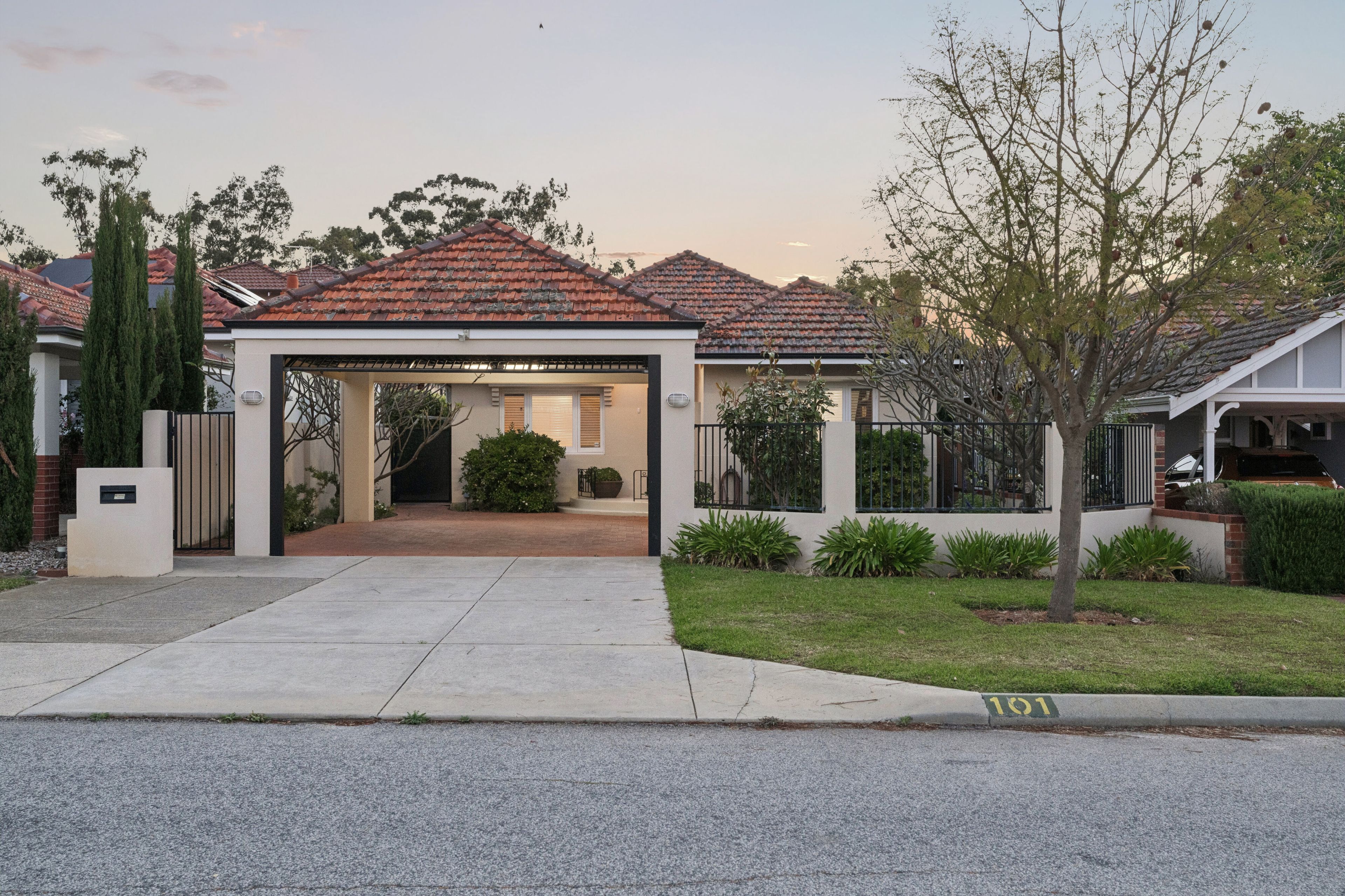 101 Normanby Road — photo from Ray White Inner North