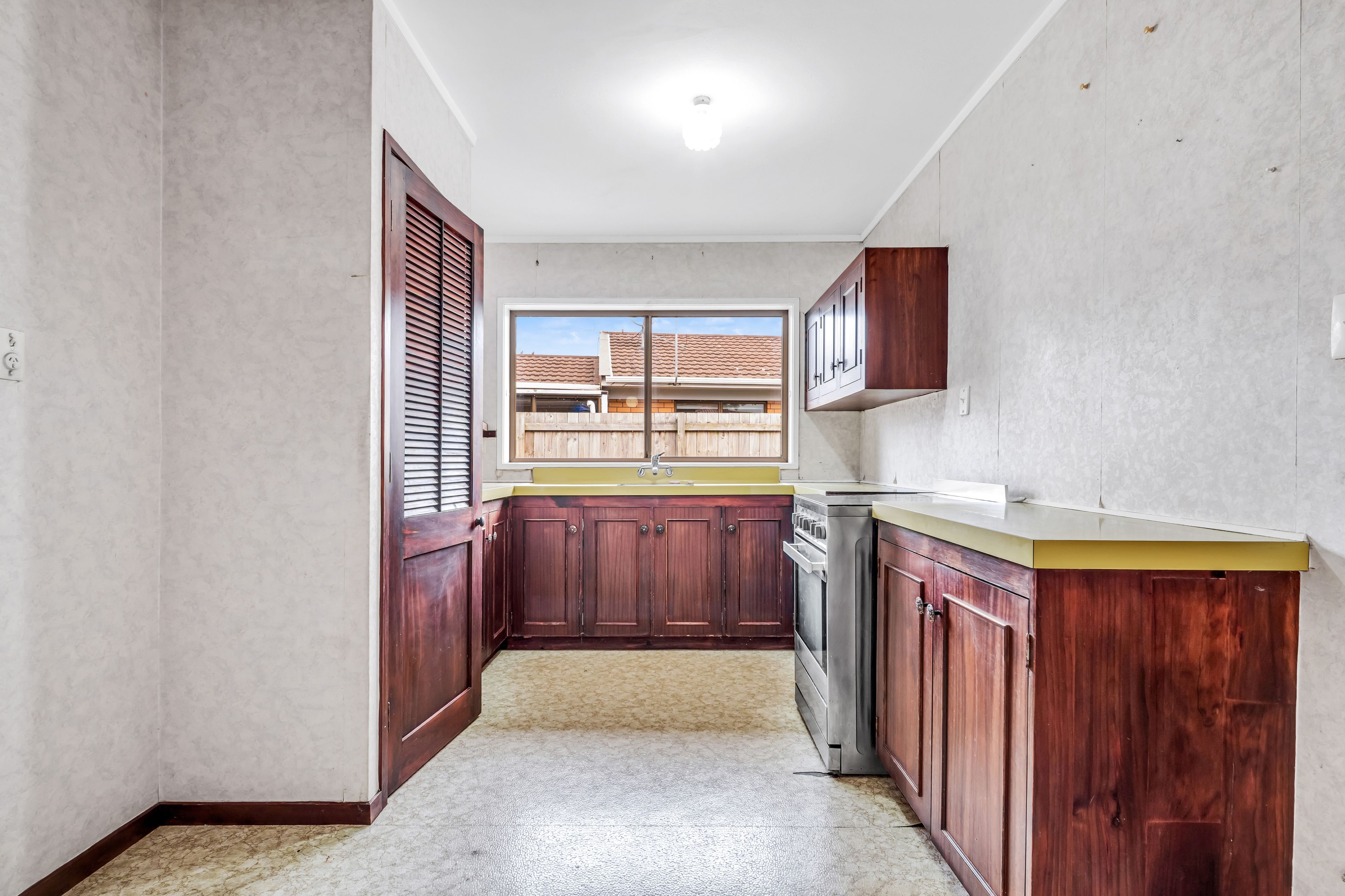 2/20 Ihaka Place, Papatoetoe, Manukau City