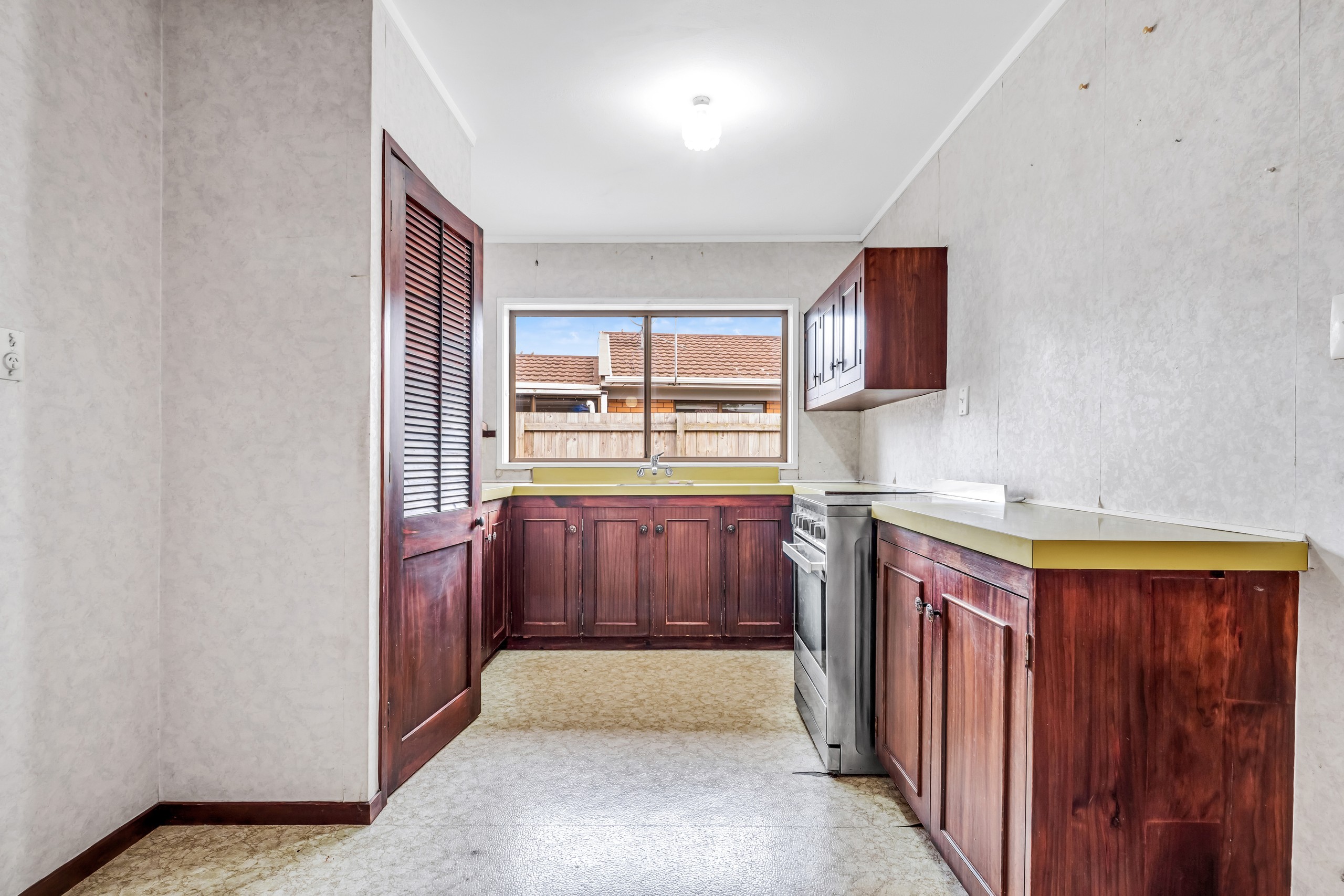 2/20 Ihaka Place, Papatoetoe, Manukau City