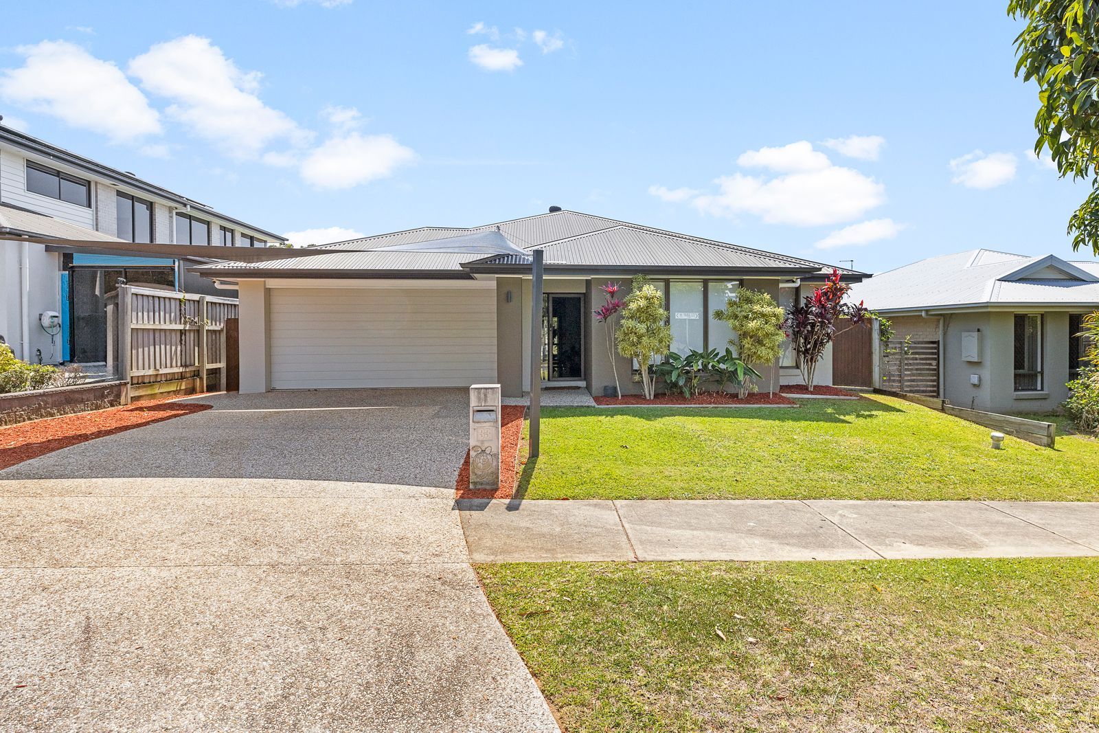 33 Ellabay Crescent — photo 18 of 18