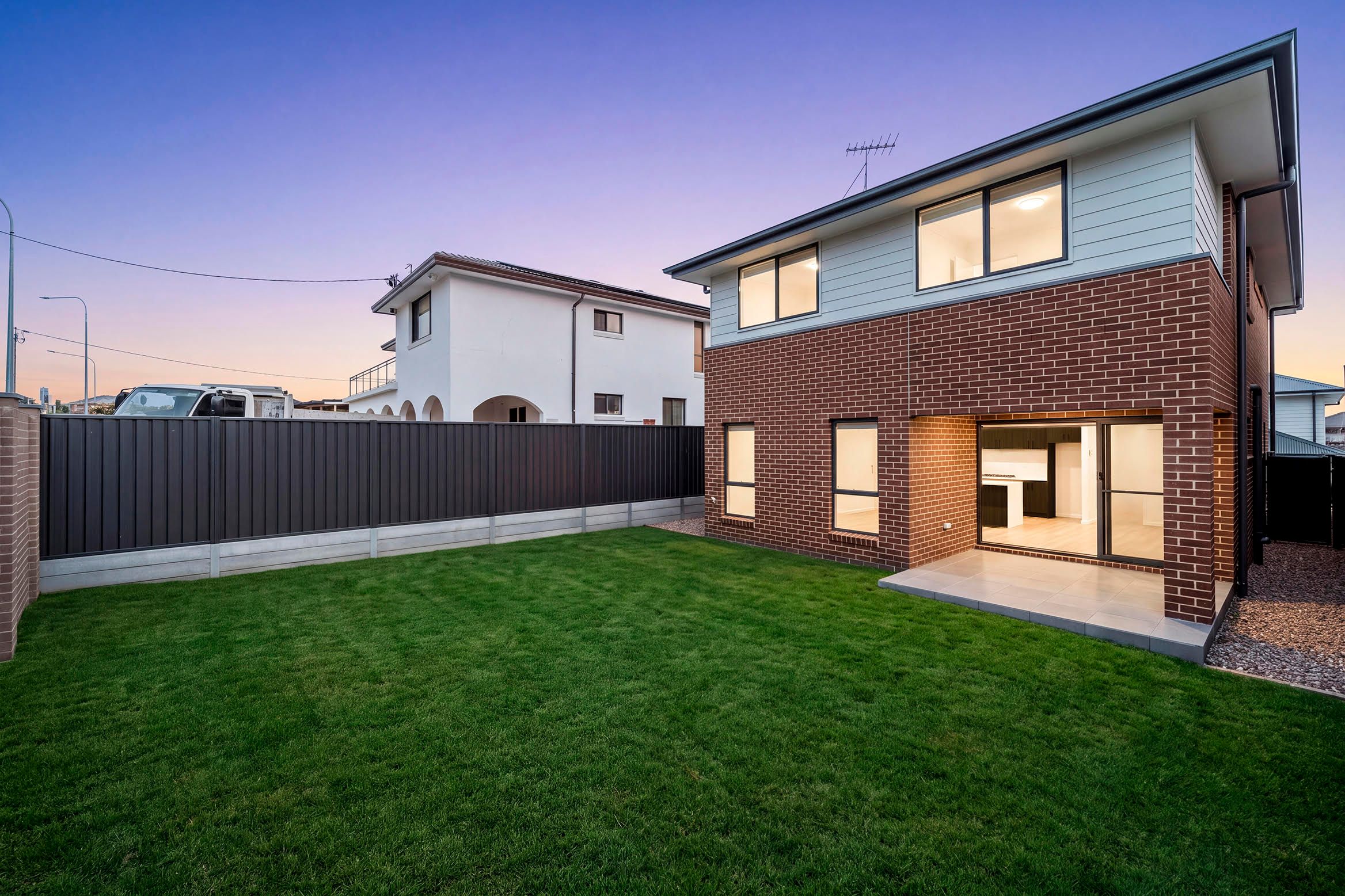 40 Andrews Grove — photo 9 of 10