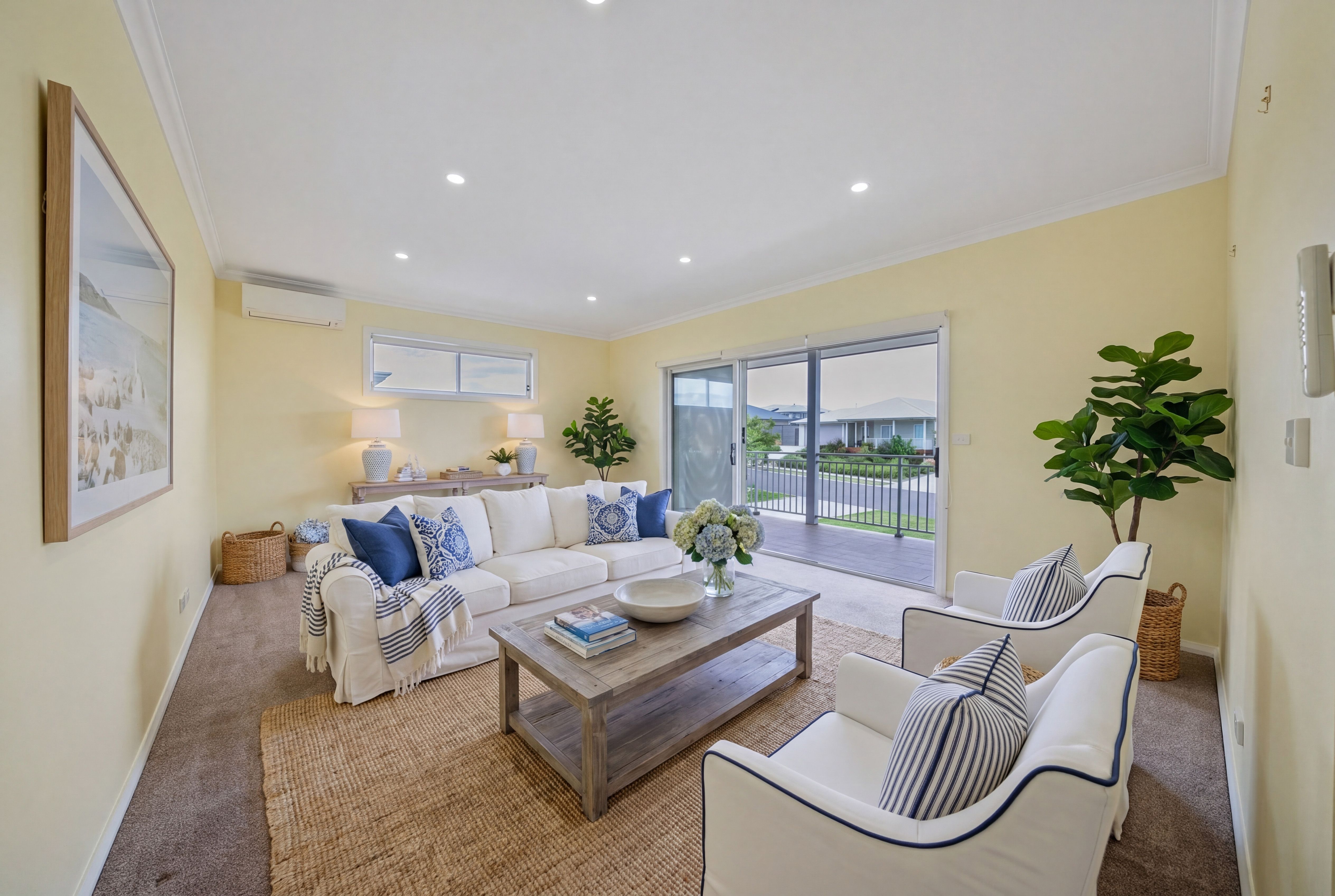 18 Sunnyspot Boulevard — photo 8 of 13