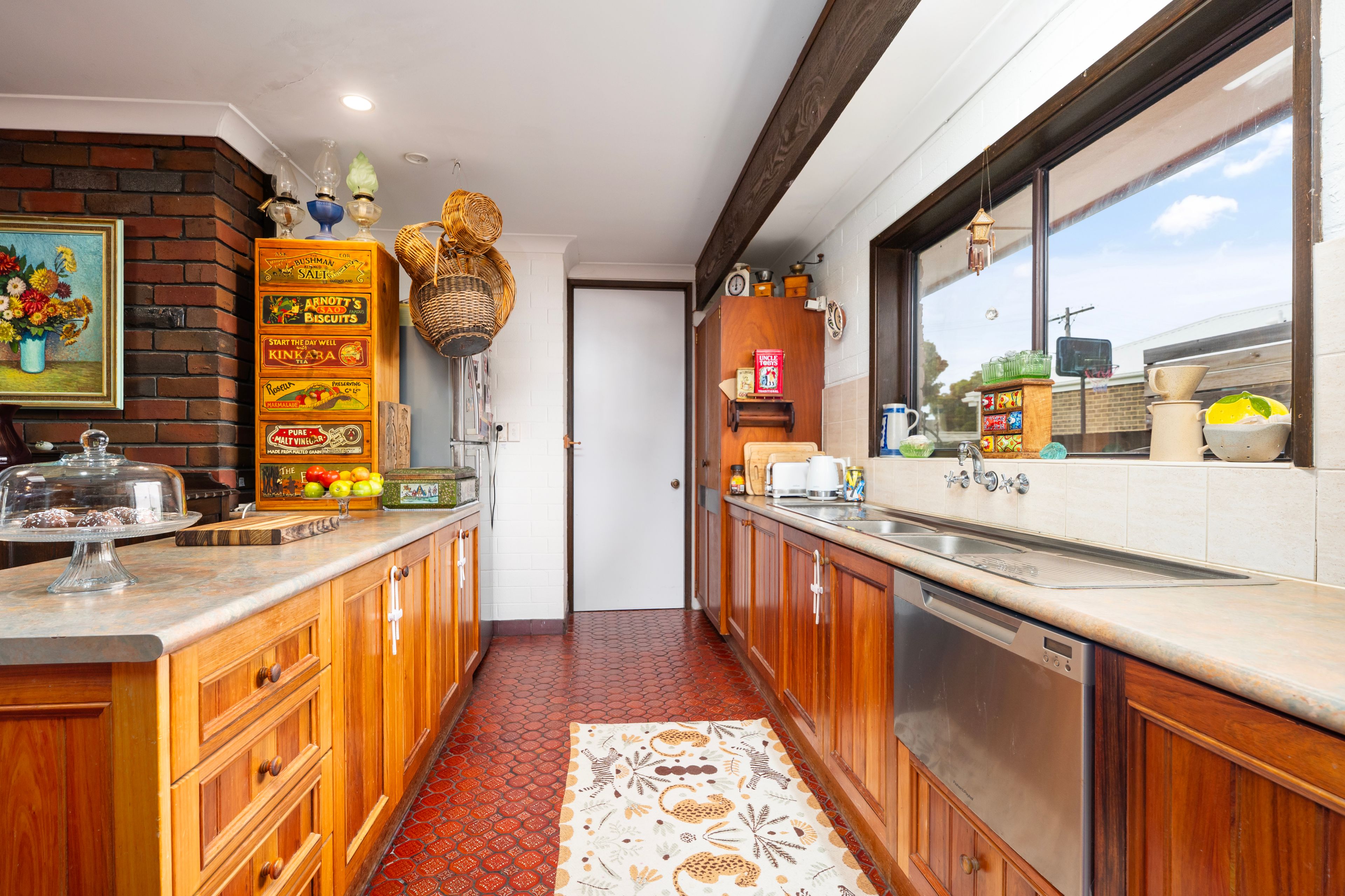 385 Colley Street — photo 14 of 21