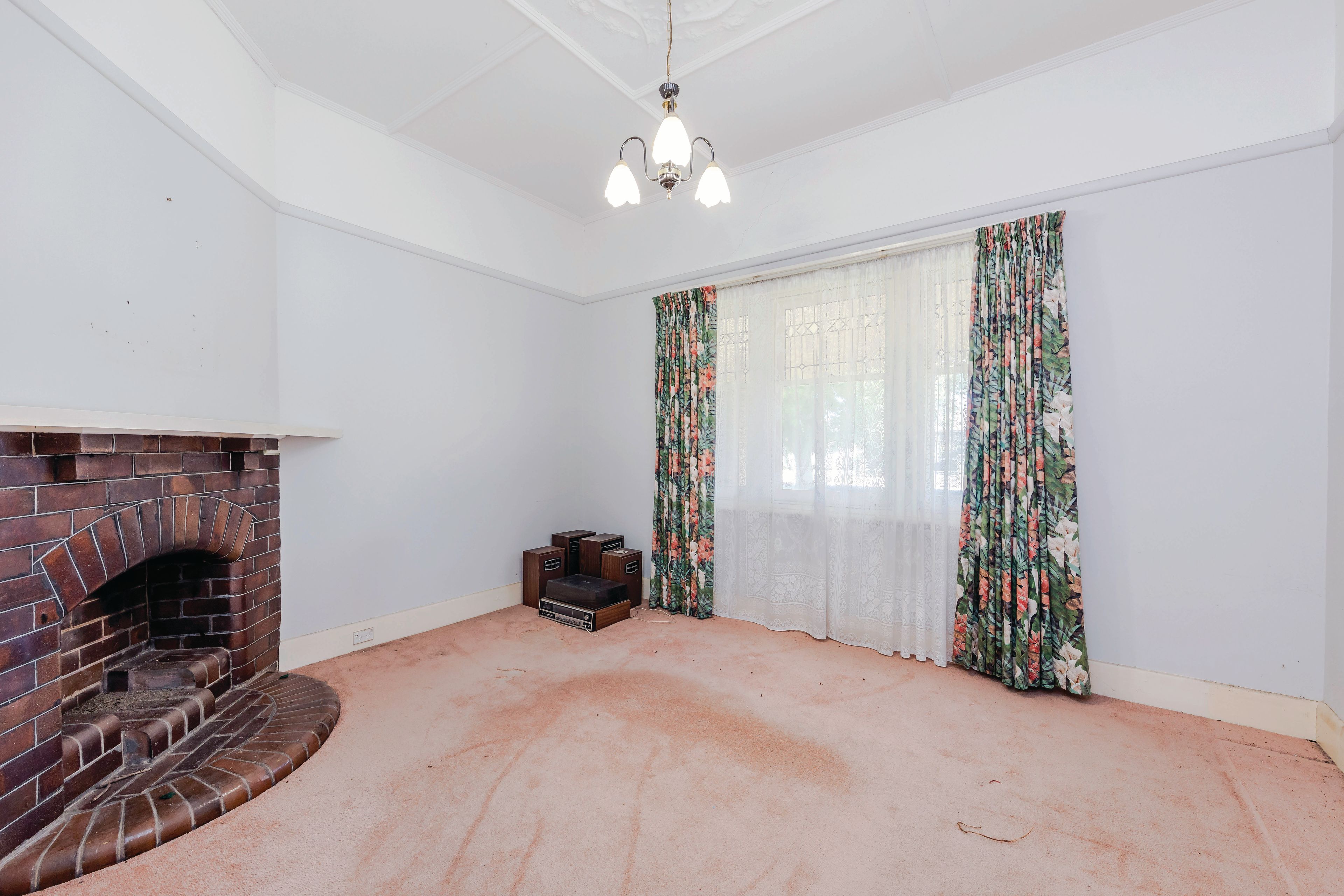 54 Canterbury Avenue — photo 7 of 27