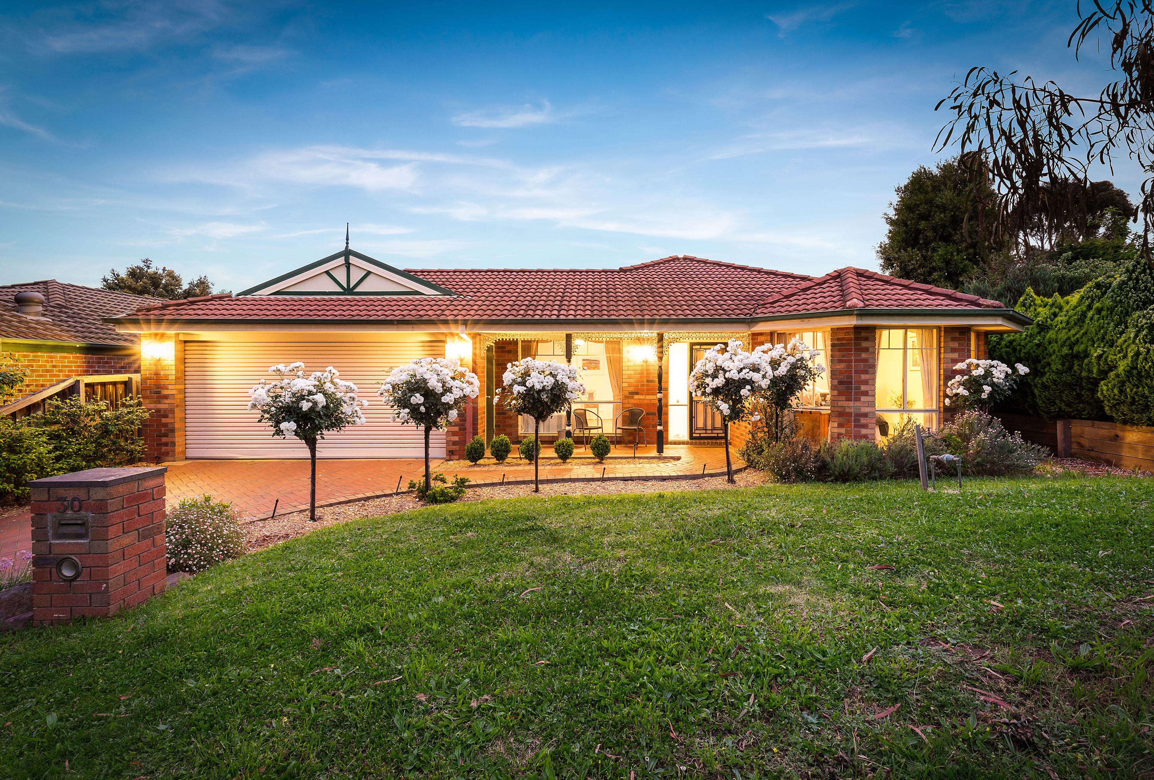 30 Pioneers Crescent, Pakenham, VIC 3810