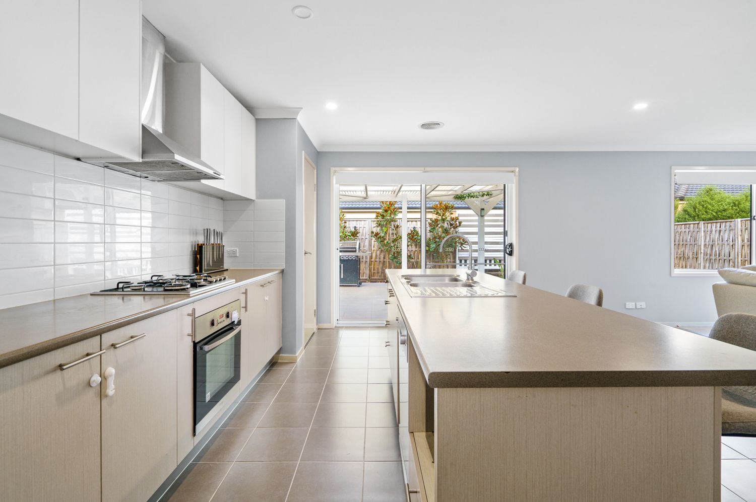 21 Fitzwilliam Drive — photo 4 of 7
