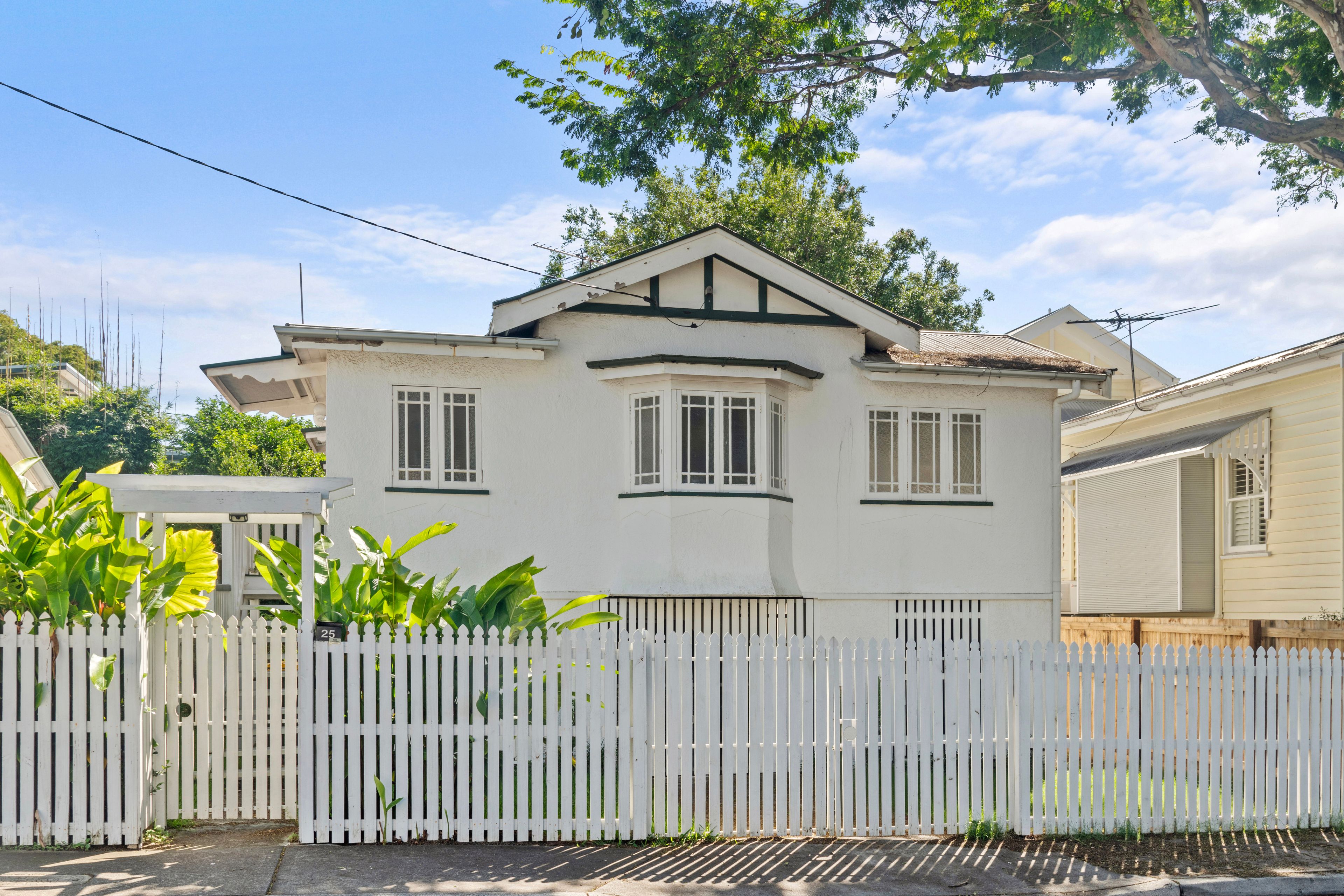 25 Burrell Street, Clayfield QLD 4011