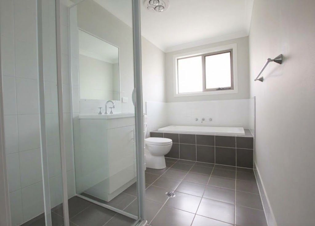 29 Kingsman Avenue — photo 8 of 9