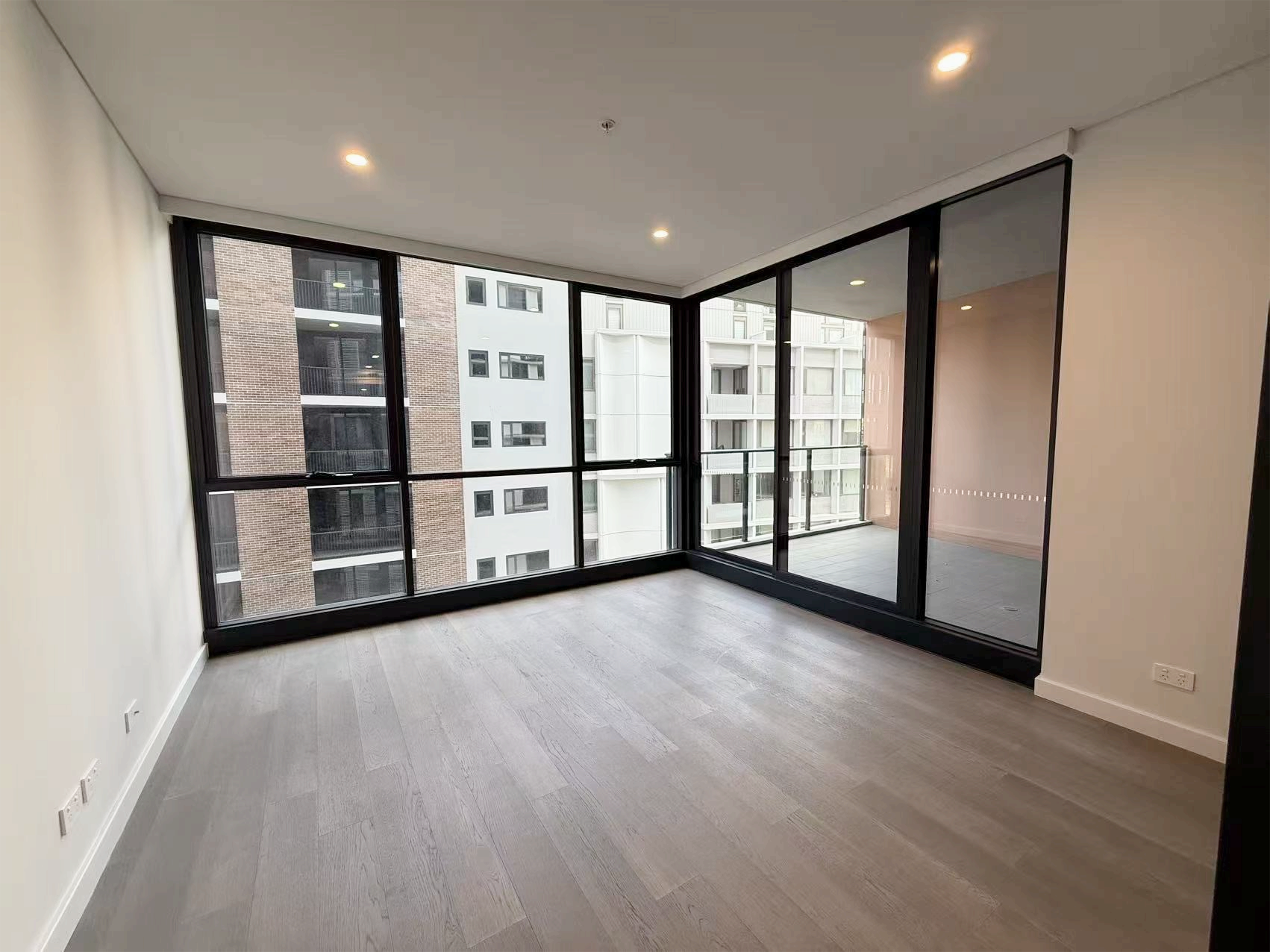 610/8 Hinchcliffe Place — photo 3 of 10