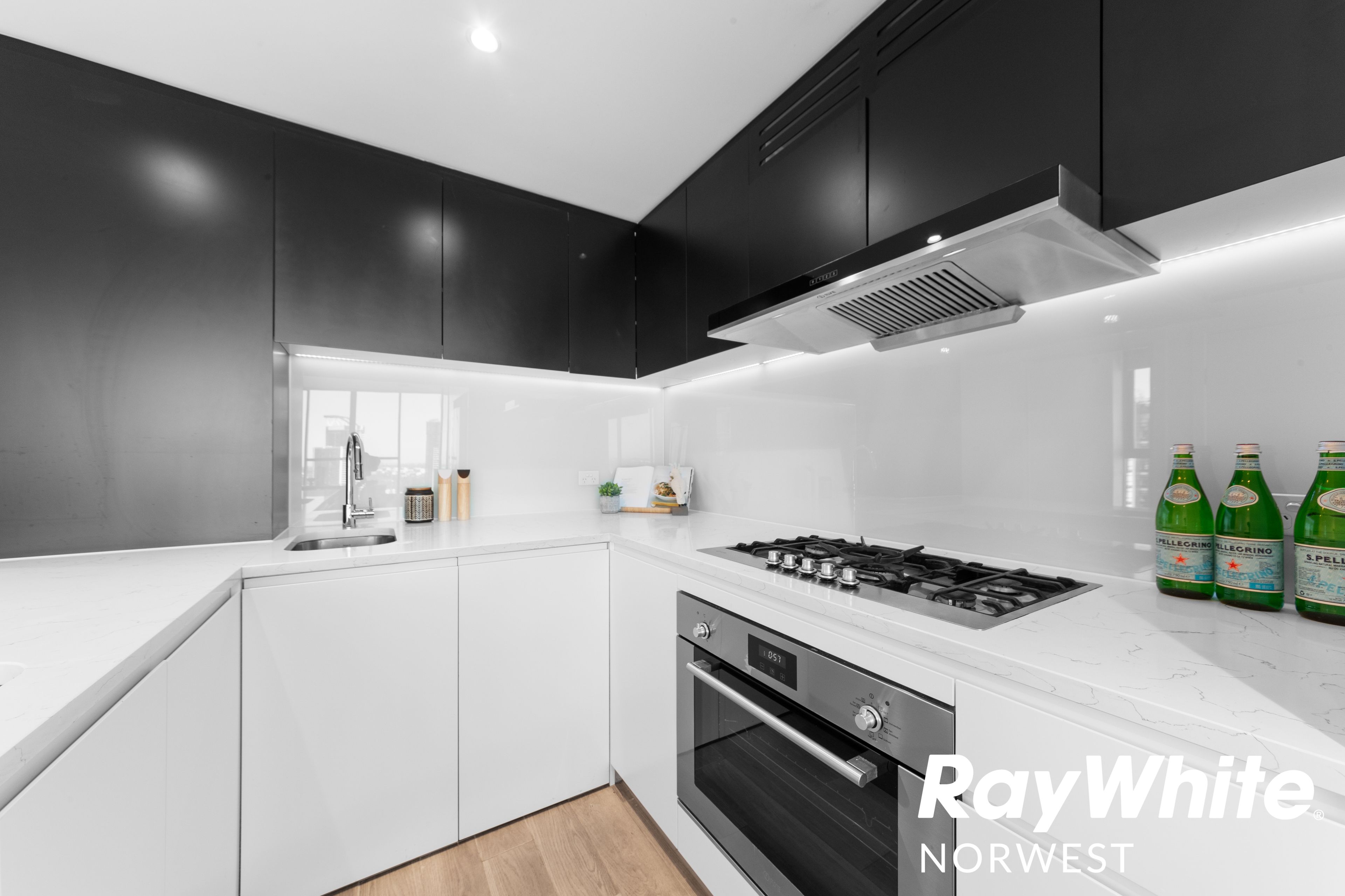 2308/11 Wentworth Place — photo 14 of 22